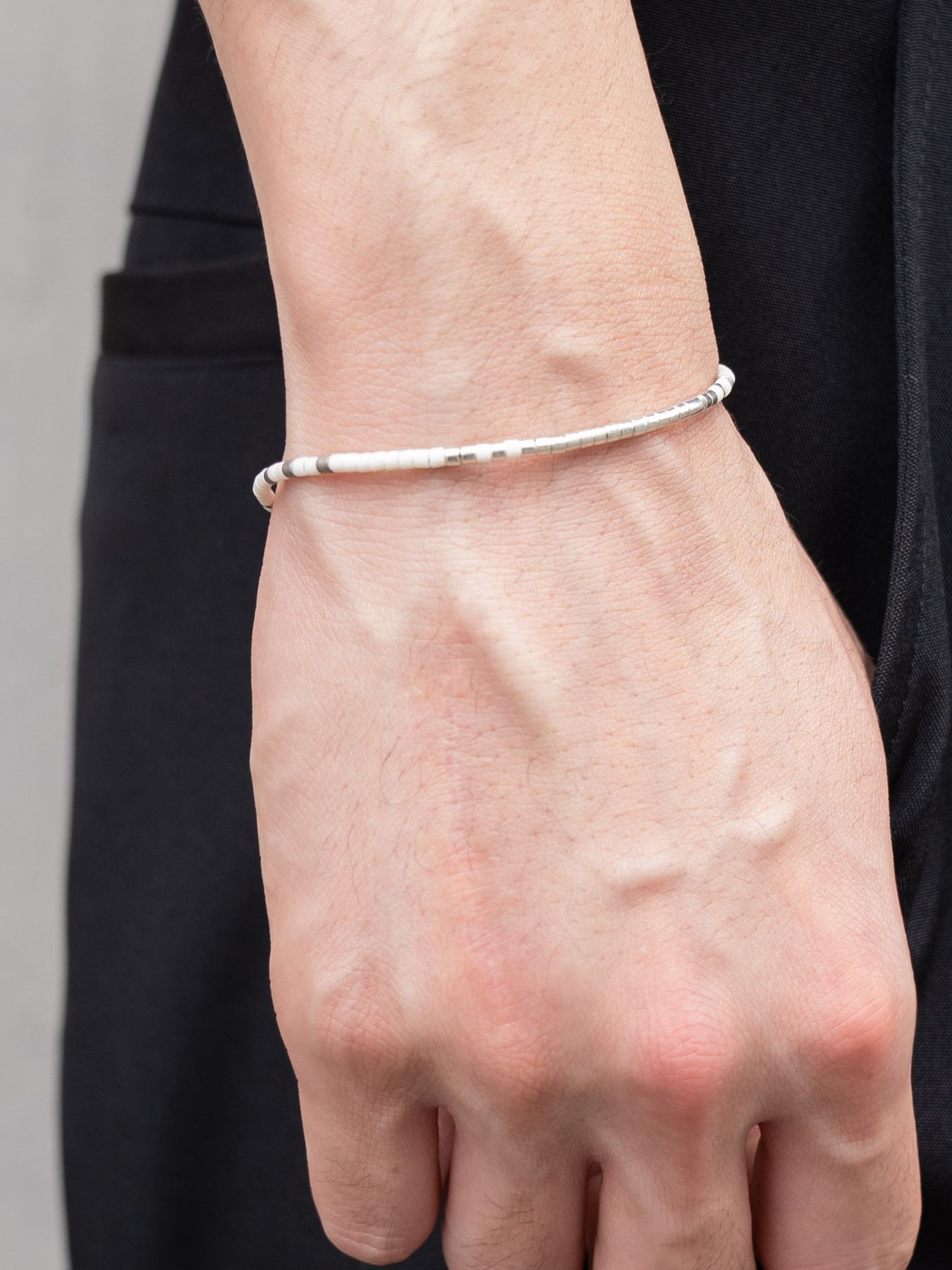 《予約品》 BEADS BRACELET / ブレスレット / ホワイト・シルバー 【Iroquois.SENTI】