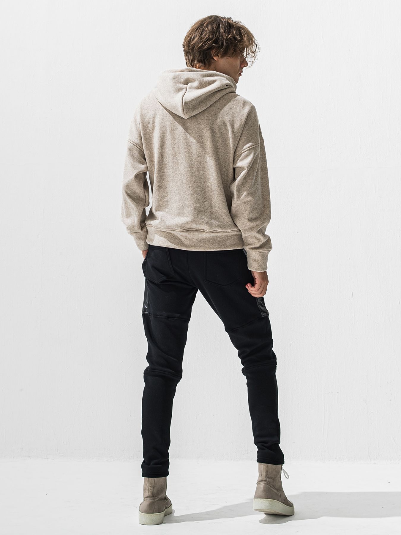 【予約品 9月6日(日) 締切】RC VELOURS FLEECE HOODIE / RCレザーワッペン 裏起毛 ルーズフーディー / ブラウン