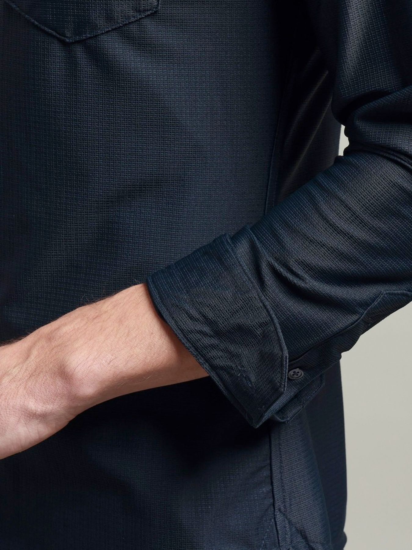 シアーマイクロチェックレギュラーカラーシャツ / ホワイト 【HIDEAWAYS BLACK】