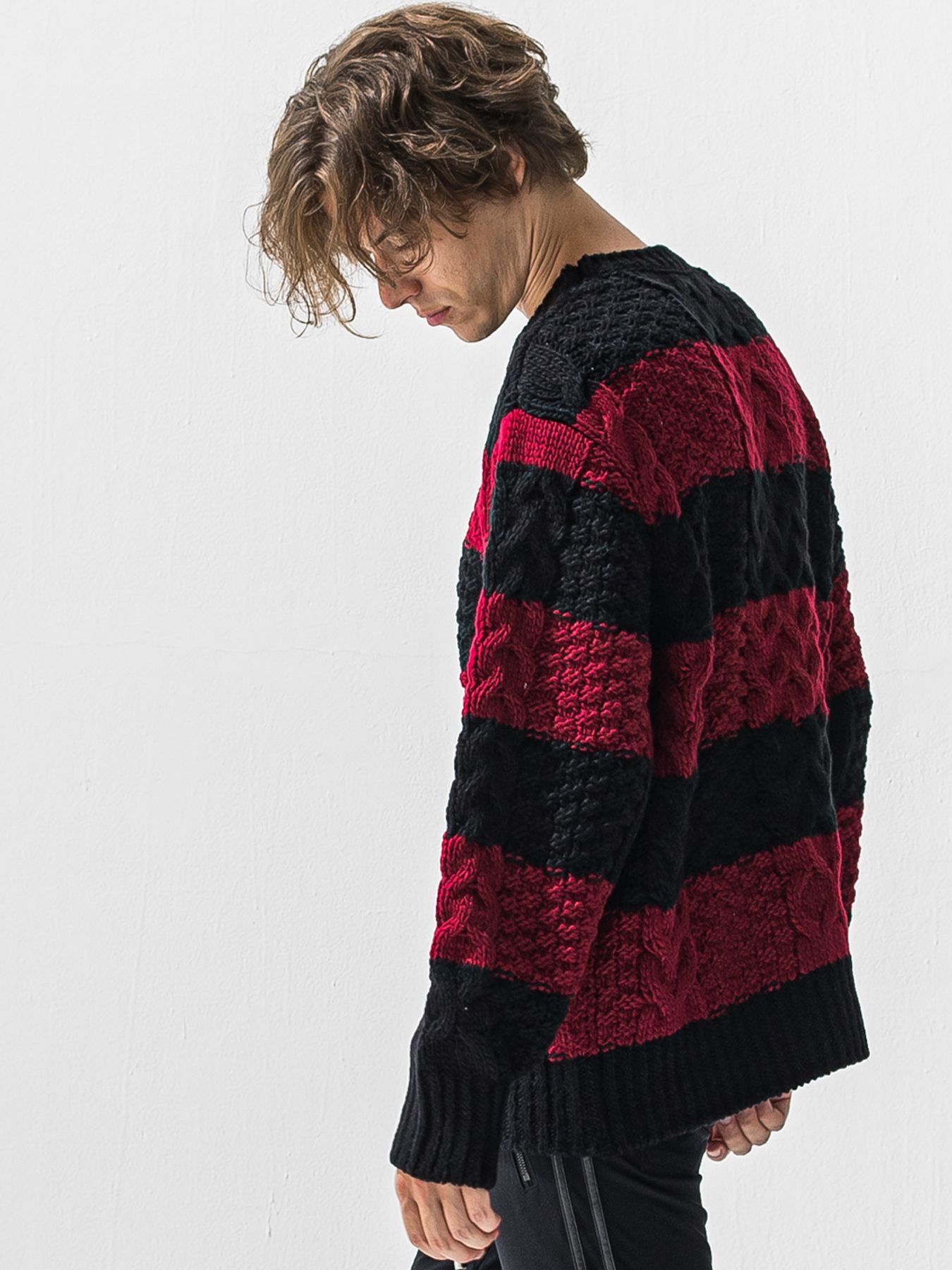 【予約品 9月6日(日) 締切】CABLE LAW SWEATER / ケーブル編みローゲージセーター / ブラック×レッド