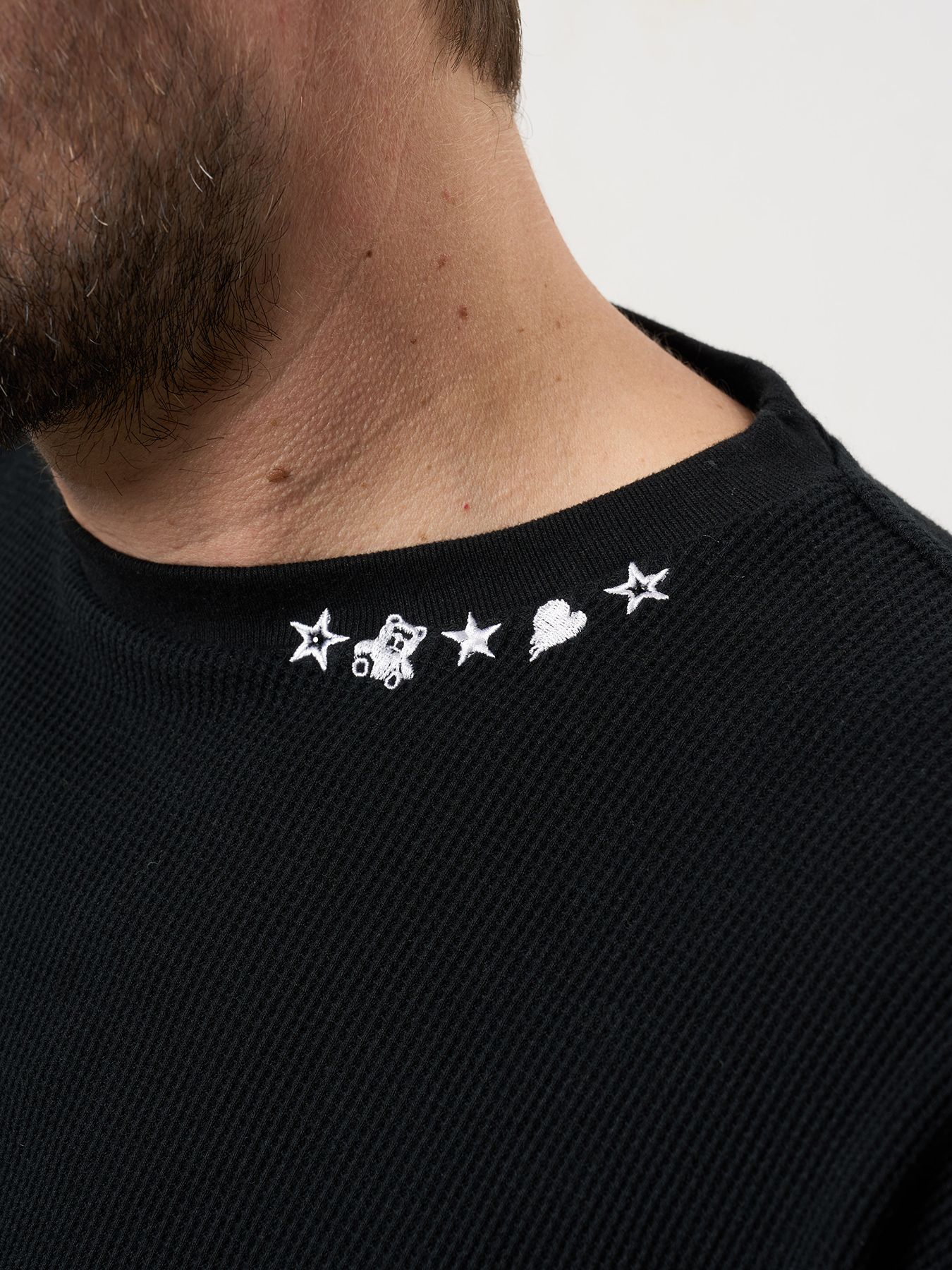 【予約品 10月16日(木) 締切】コットンヘビーワッフル ワンポイント刺繍 オーバーサイズSSシャツ / ブラック