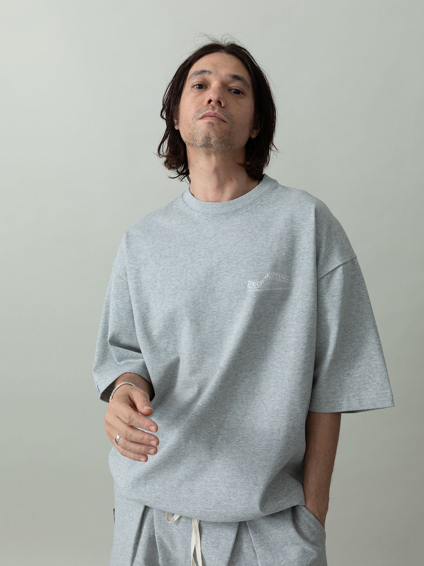 【予約品 2月1日(日) 締切】HEAVYJERSEY wavy / ロゴプリント Tシャツ / 杢グレー