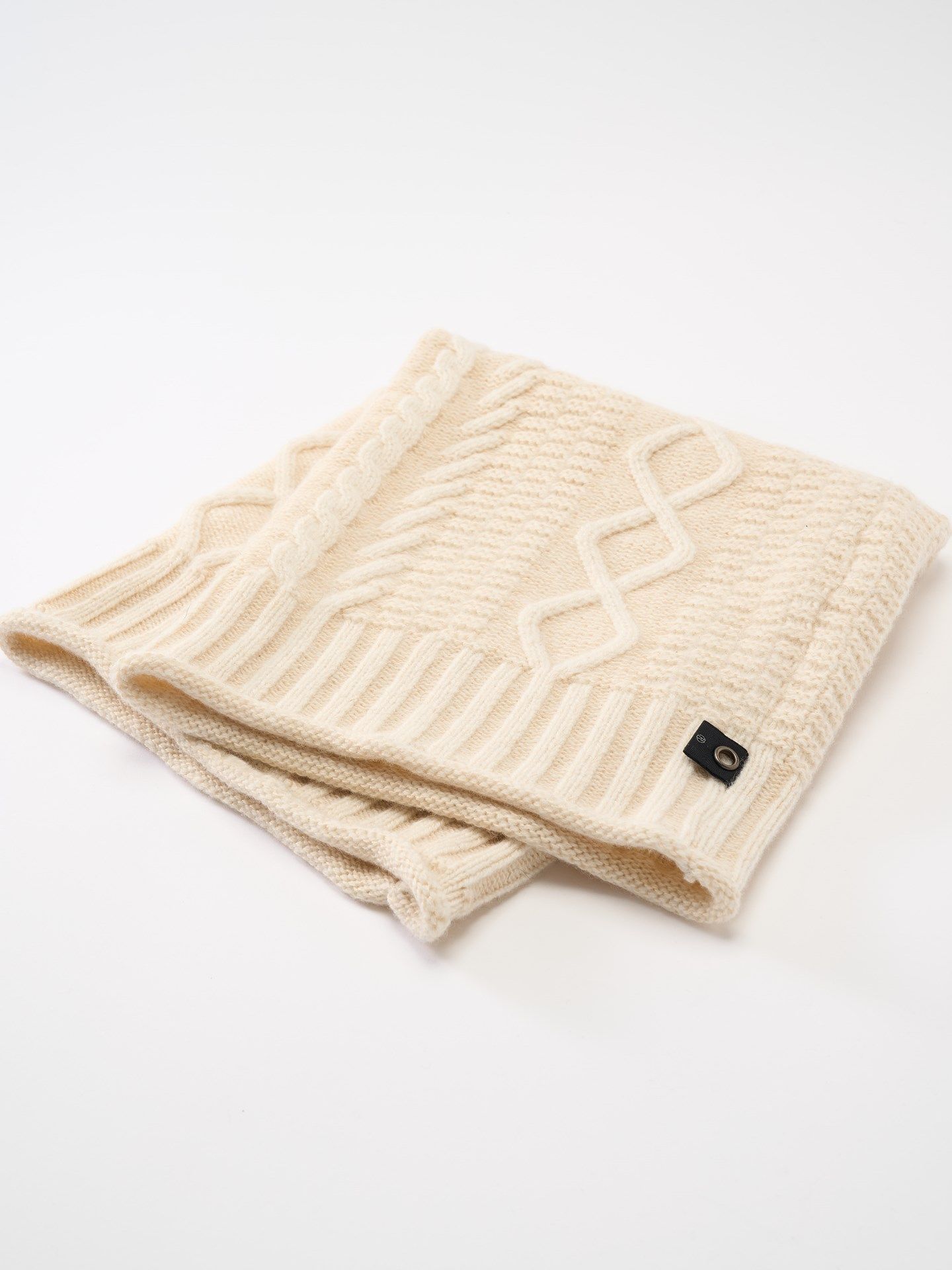 【予約品】 plating cable knit snood / スヌード / ホワイト