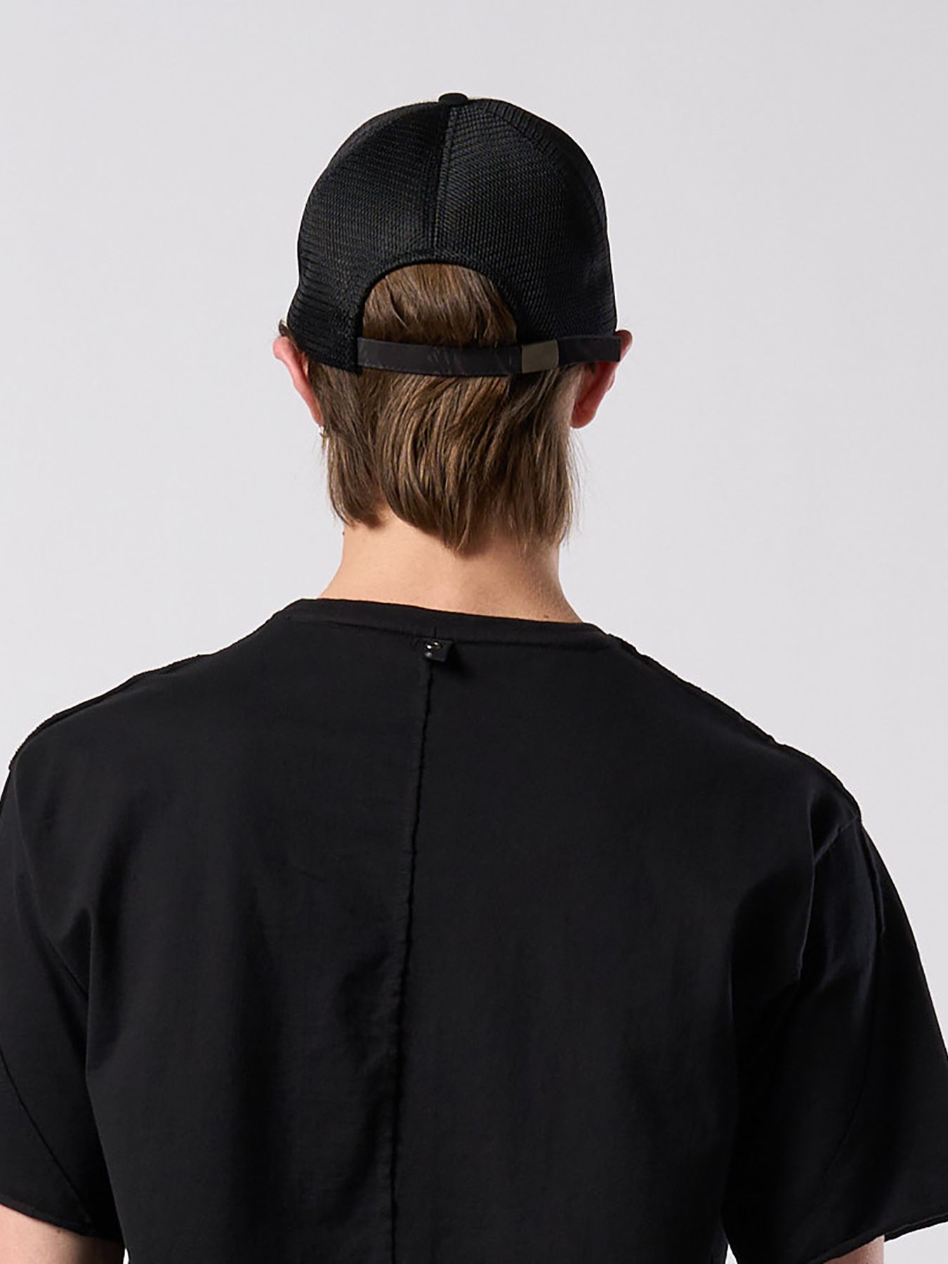 【予約品 4月19日(日) 18時締切】Ohta Design × wjk collaboration："panic" cut-off mesh cap / "panic" カットオフ メッシュキャップ / ホワイト×ブラック