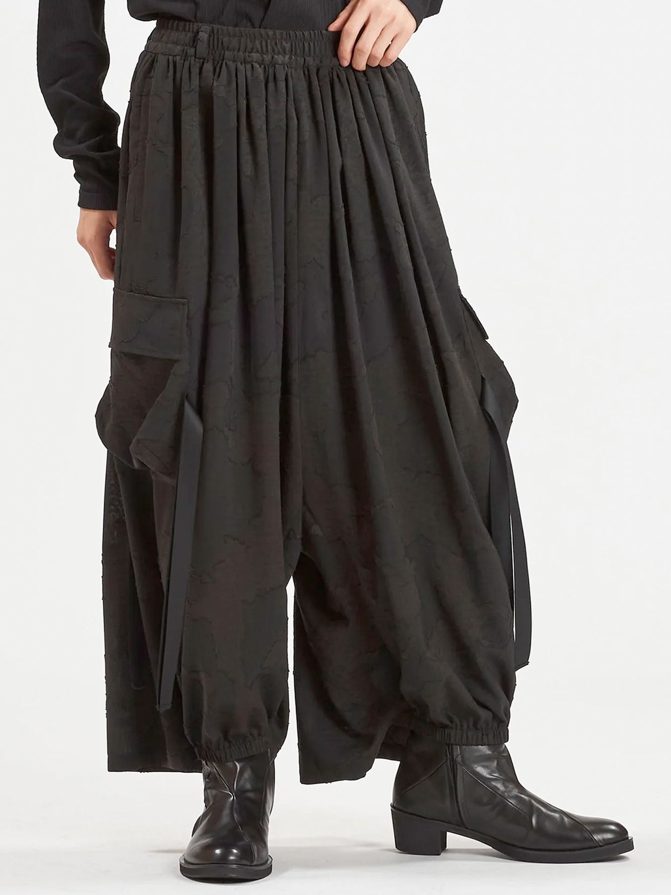 フラッタリングカーゴトラウザーズ / フラワー【NO ID.】