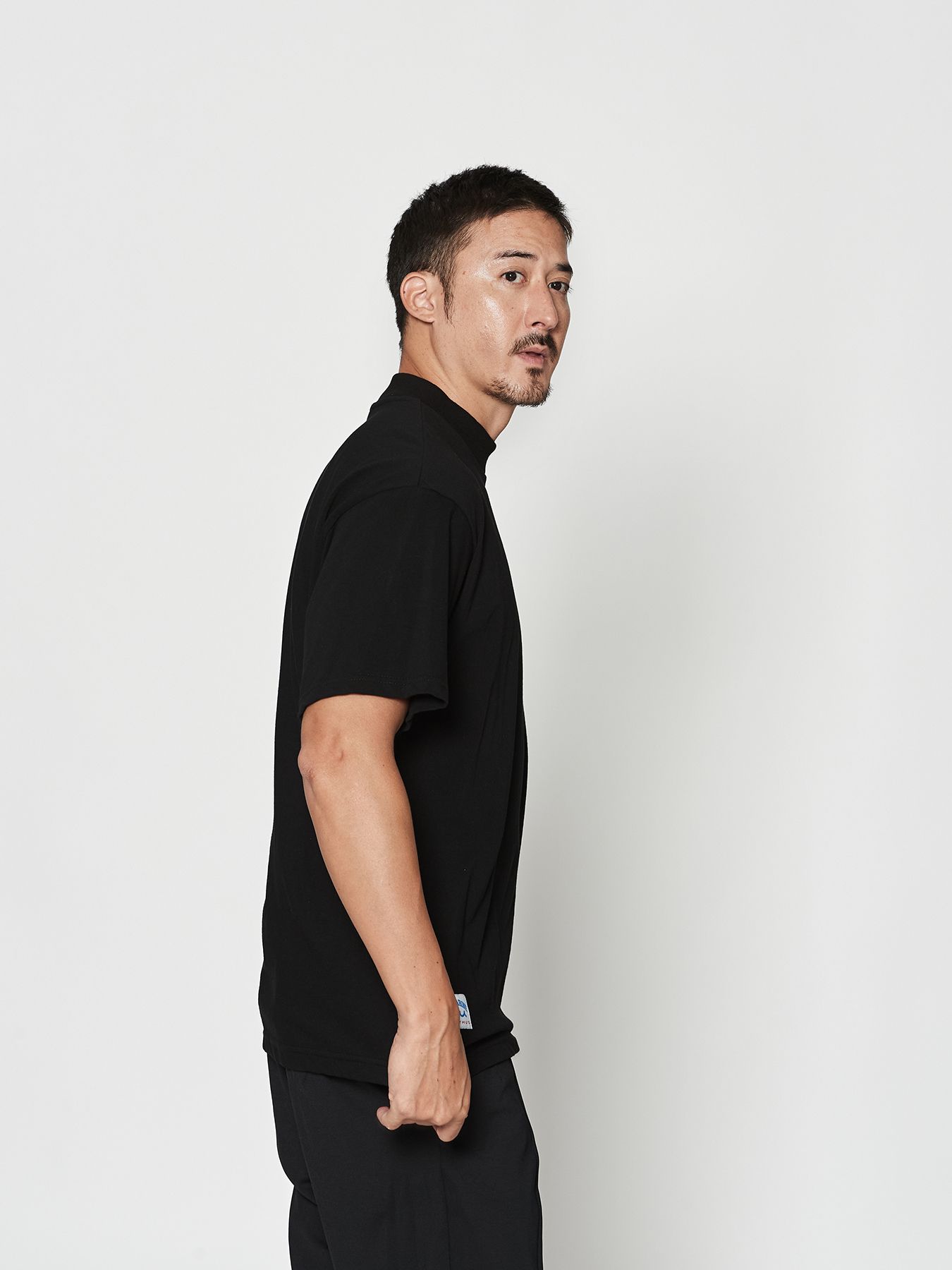 【予約品 10月9日(木) 締切】muta Mock Neck Pocket Tee / Tシャツ / ホワイト【Acanthus × muta MARINE】