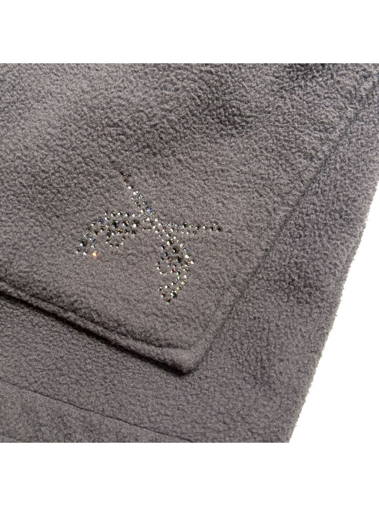 参考画像：左ポケット下部のスワロフスキークリスタルのクロスガン