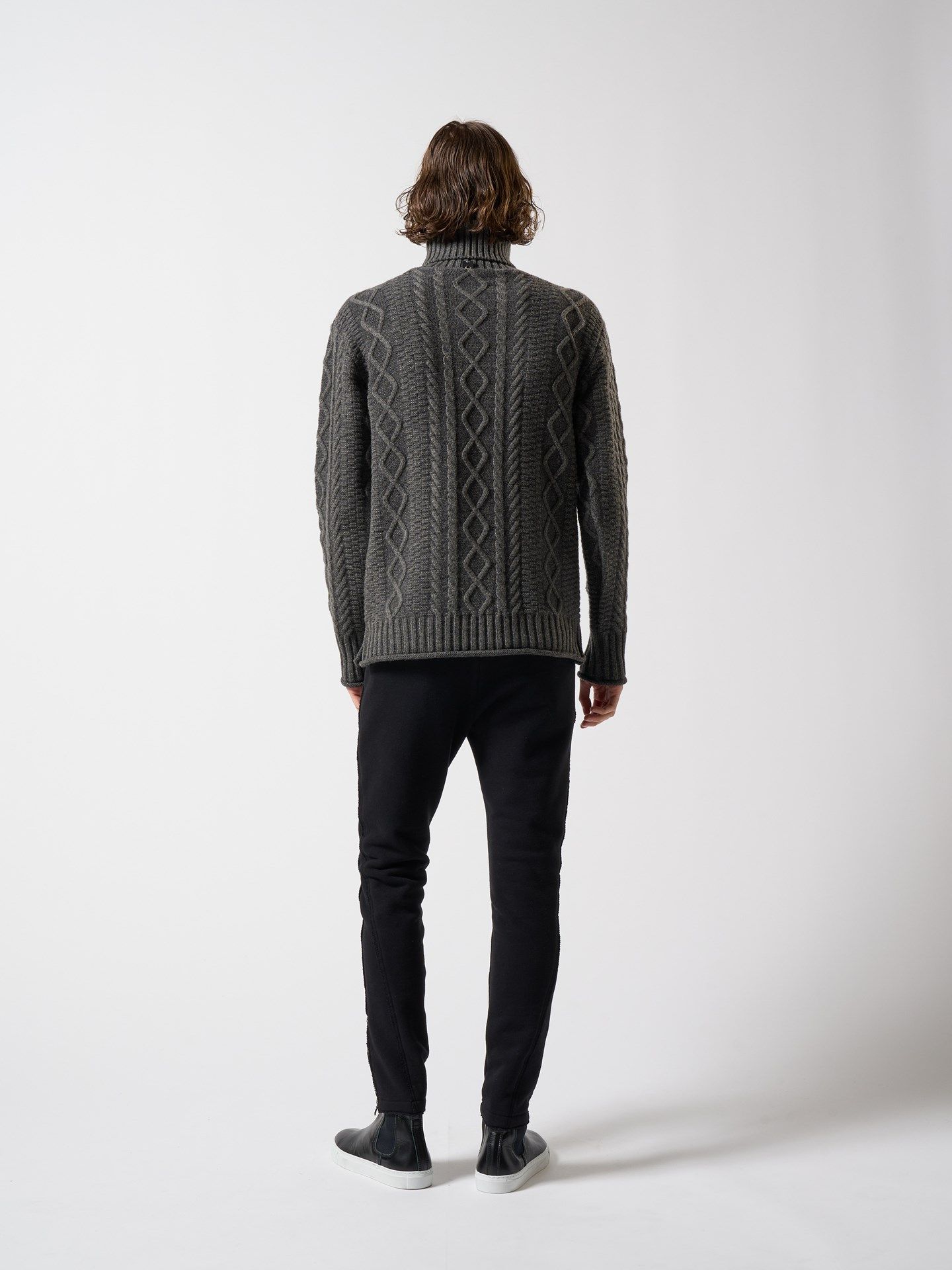 【予約品】 plating cable knit turtle / プルオーバー / グレー