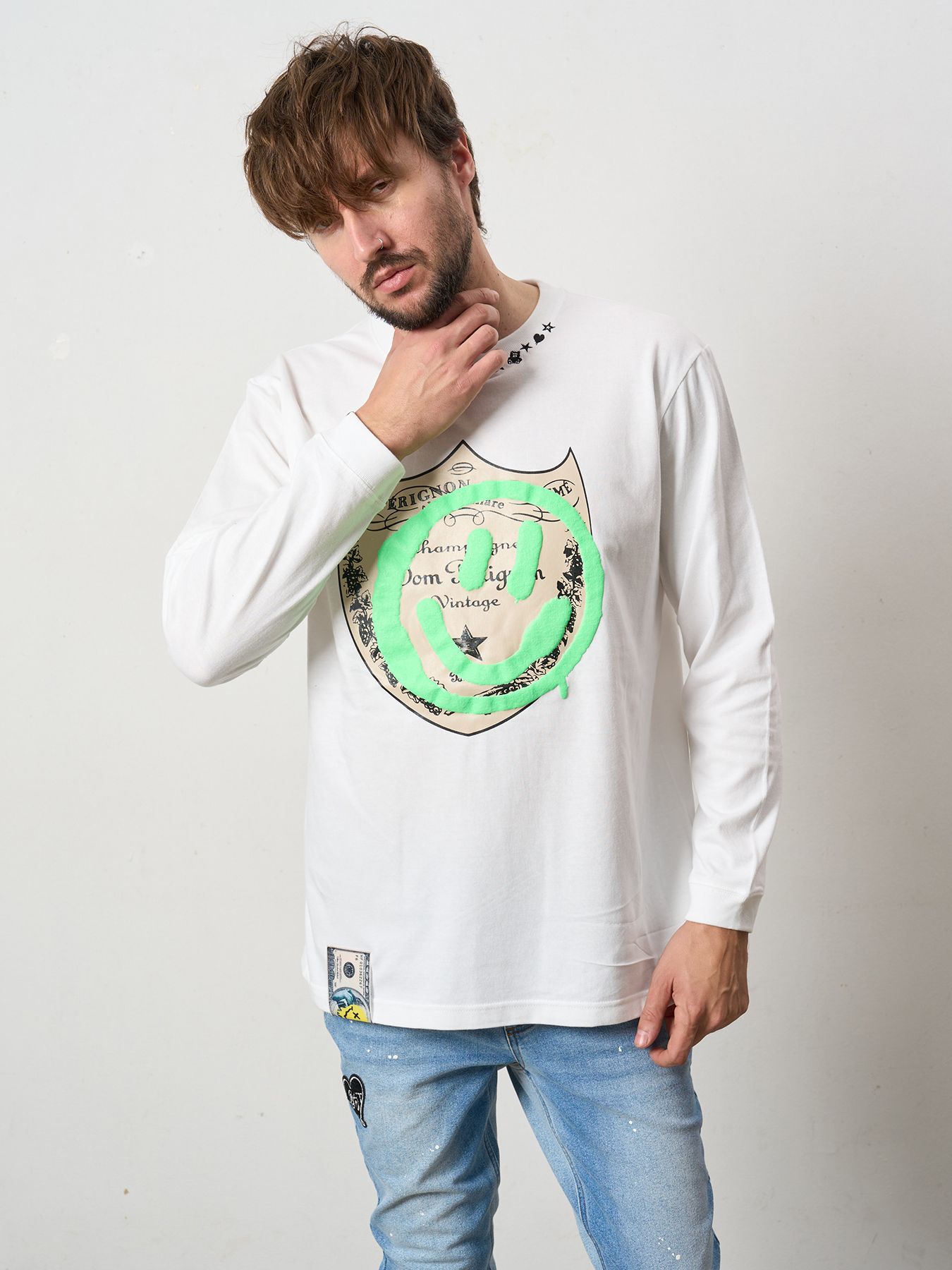 【予約品 5月8日(木) AM10時 締切】 5.6ozコットン天竺 ラベルスマイル発泡プリントLS Tシャツ / ホワイト