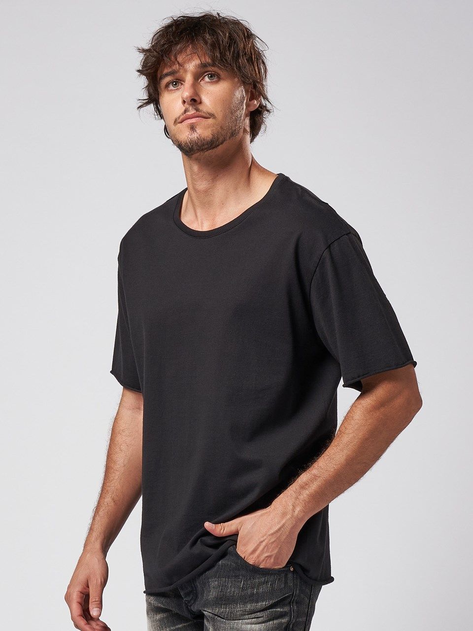 《予約品》 wide cut-off crew-neck S/S / Tシャツ / ブラック