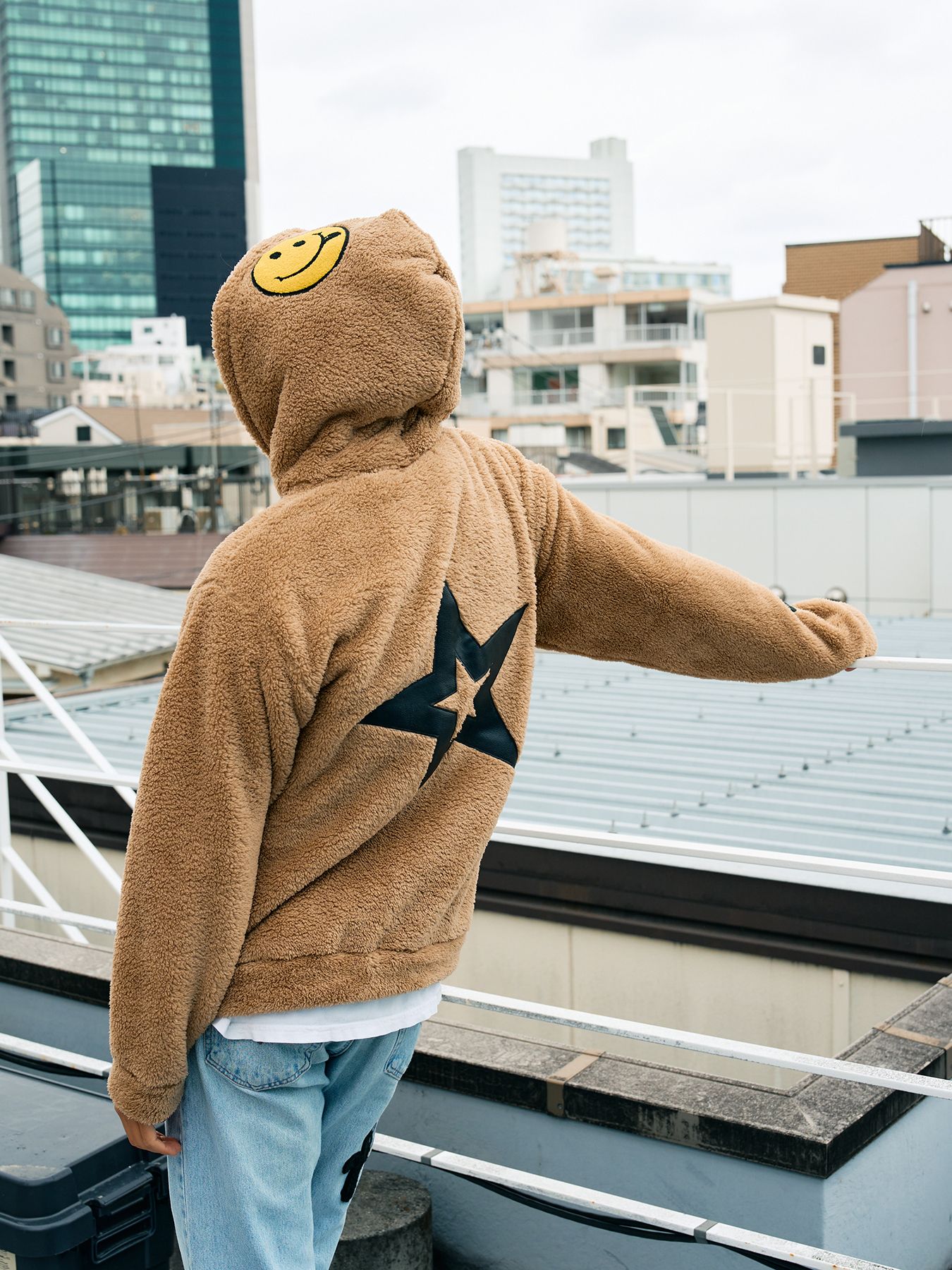 【予約品 5月8日(木) AM10時 締切】 コーラルフリースボア マルチパッチワークプルパーカー / キャメル