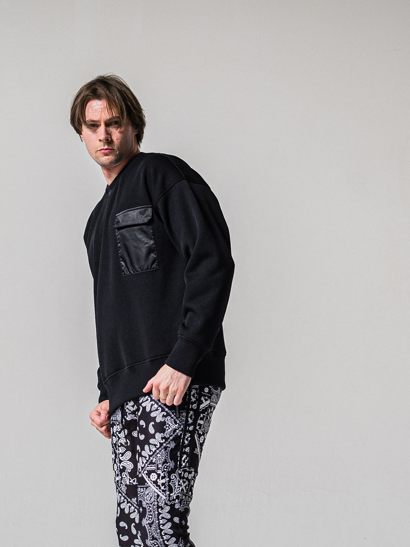 【予約品 11月16日(日) 締切】AZE MILITARY DROP TRAINER / 畔編みニット トレーナー / ブラック