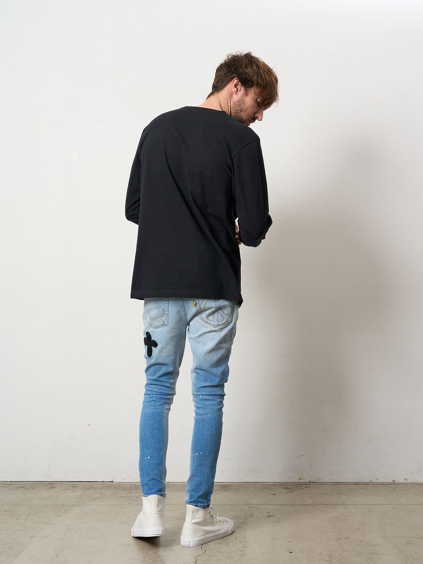 【予約品 5月8日(木) AM10時 締切】 5.6ozコットン天竺 レオパードスタースマイル発泡プリント LS Tシャツ / ブラック
