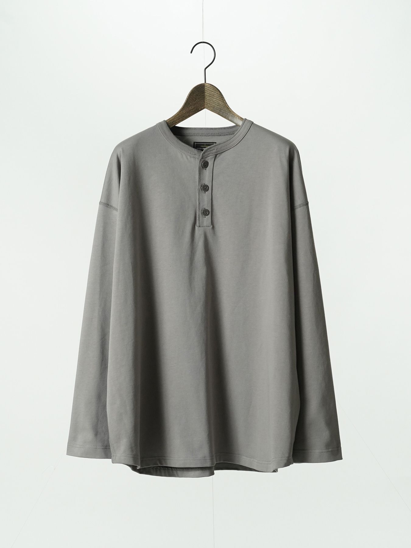 【予約品 5月6日(水) 締切】FLATSEAMME-HENLEY / ヘンリーネックカットソー / グレー