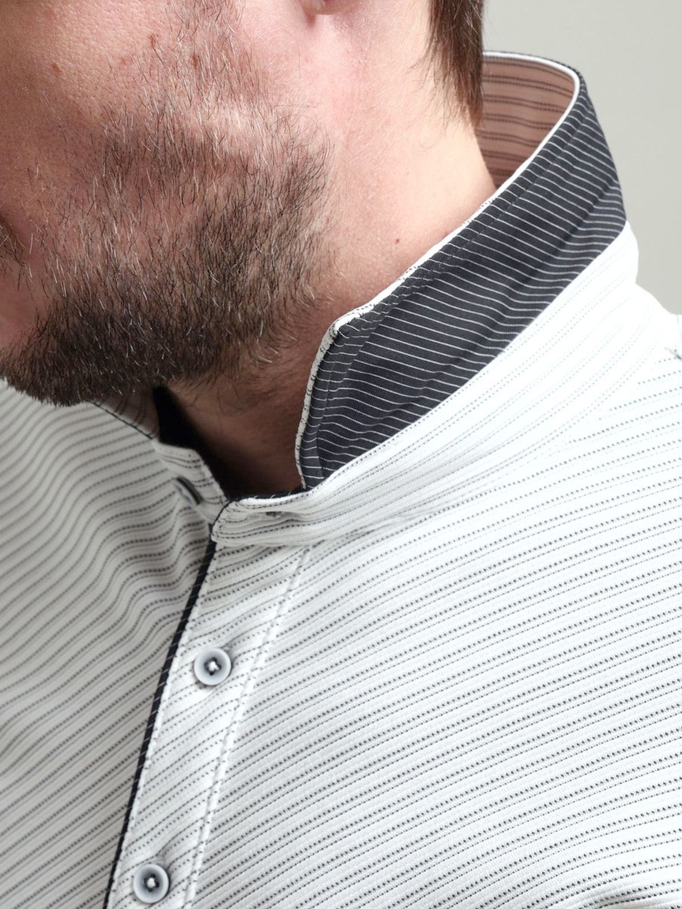 ブライトタックバイヤスレギュラーカラーシャツ / ホワイト 【HIDEAWAYS BLACK】