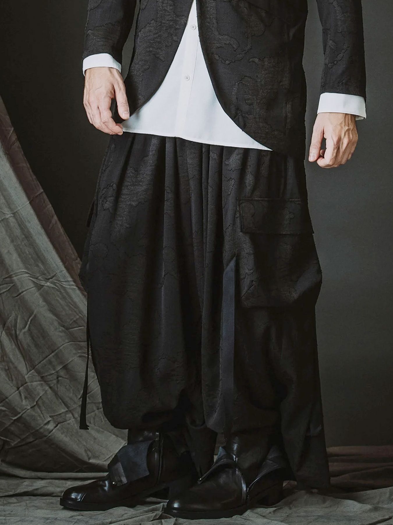 フラッタリングカーゴトラウザーズ / フラワー【NO ID.】