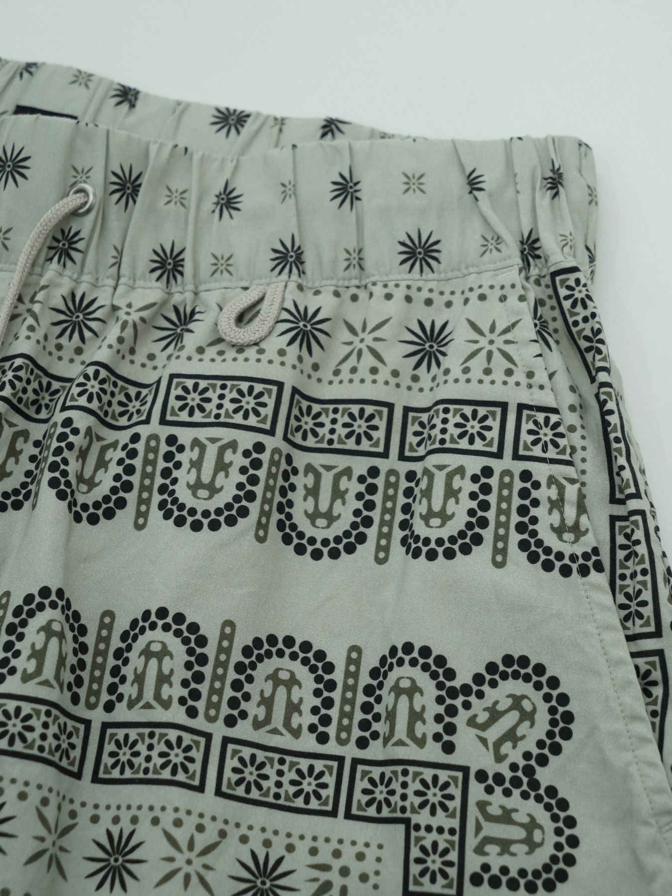 【予約品 2月1日(日) 締切】VINTAGEBANDANA SHORTS / ヴィンテージバンダナ柄 ショーツ / アイボリー