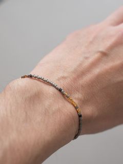 《予約品》 BEADS BRACELET / ブレスレット / グレー・ゴールド 【Iroquois.SENTI】