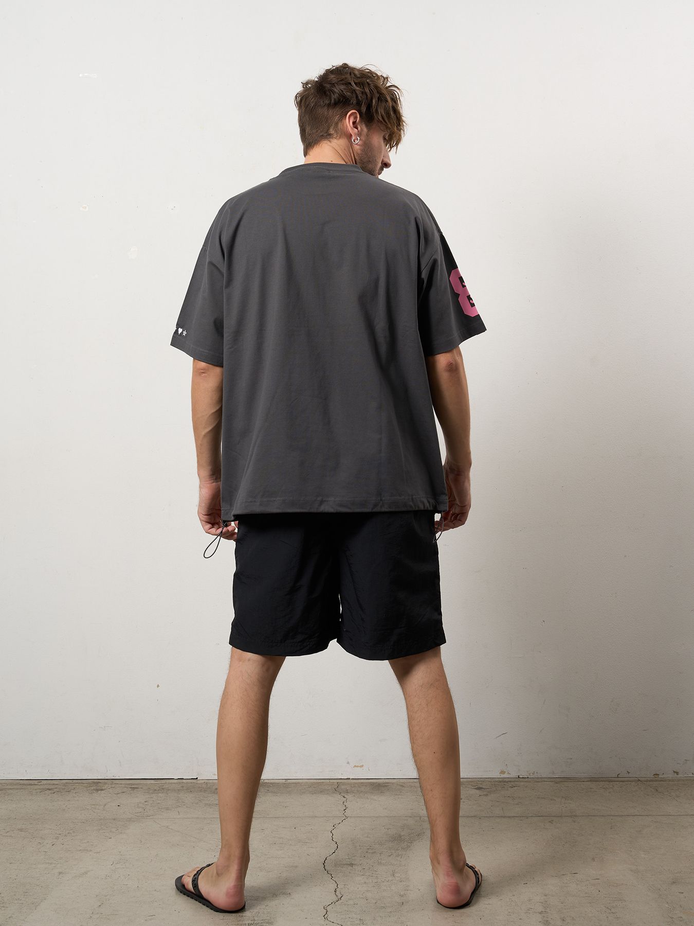 【予約品 10月16日(木) 締切】7ozコットン天竺 8マイル ドローコード ワイドSSTシャツ / チャコールグレー