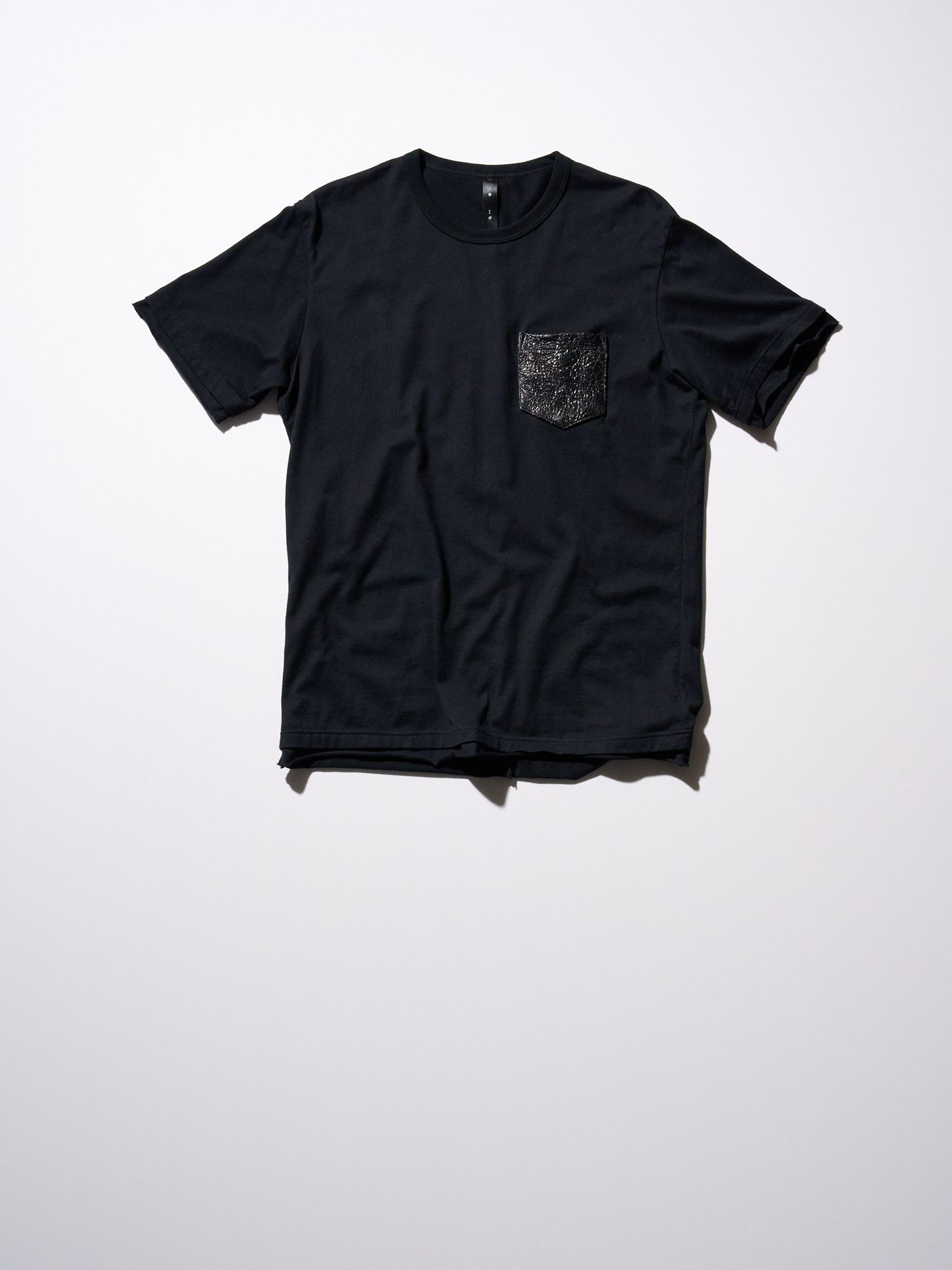 【予約品9月19日 10時締め】 crash leather pocket Tee  / Tシャツ / ブラック