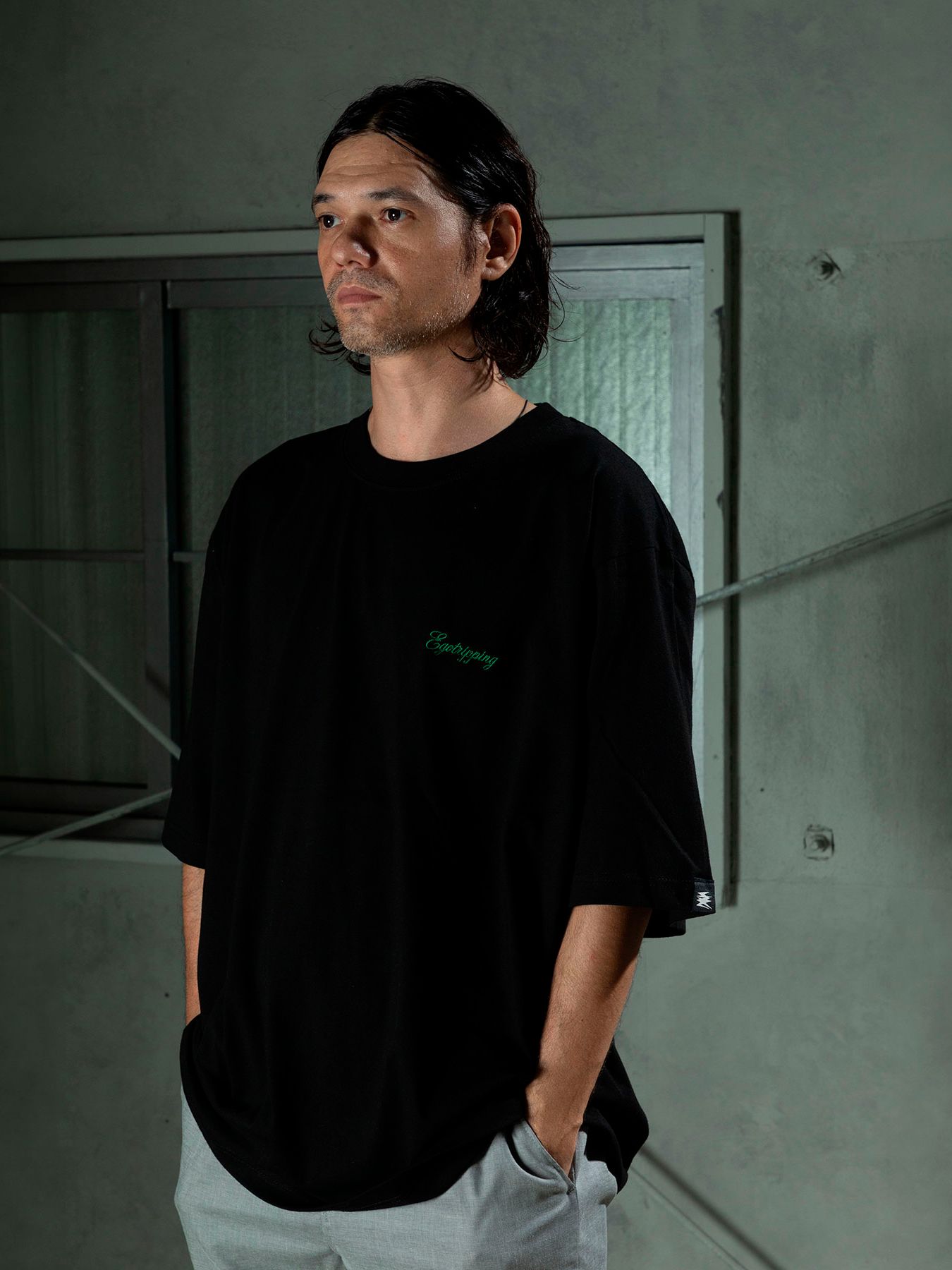 【予約品 11月9日(月) 締切】HEAVYOUNCE TEE Cw / ヘビーオンス バックプリントTシャツ / ブラック×グリーン