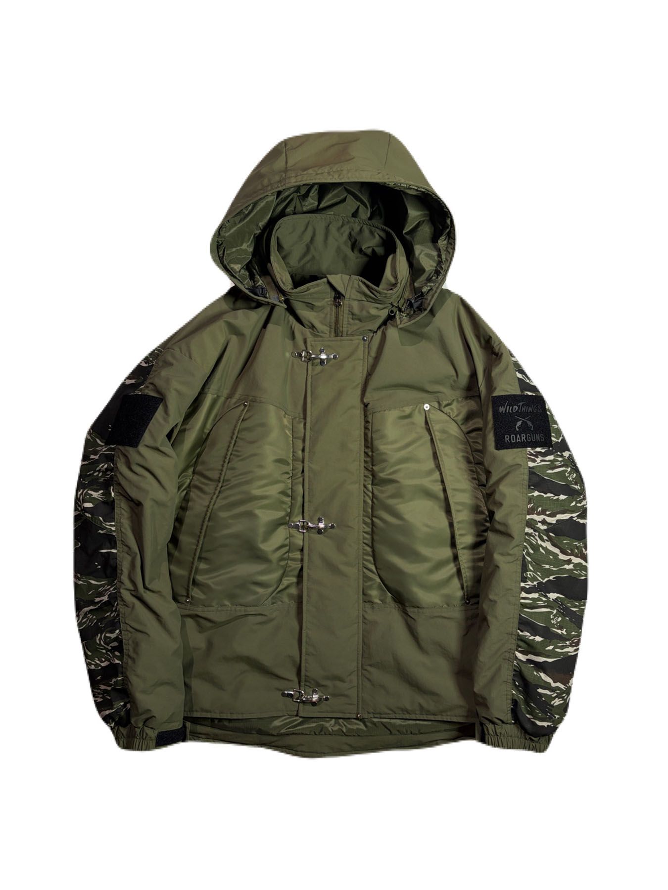 【予約品 3月9日(月) 18:00 締切】WILD THINGS コラボ - ×WILD THINGS BASIC / ショートモンスターパーカー / カーキ