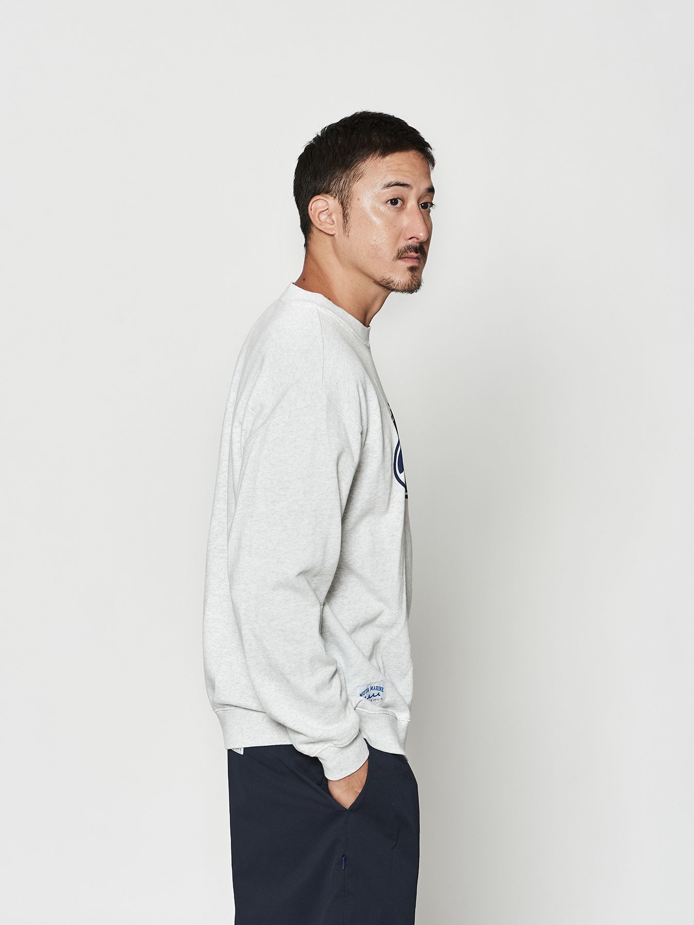 【予約品 10月9日(木) 締切】muta Aging Circle Logo Crewneck / スウェット / アッシュグレー【Acanthus × muta MARINE】
