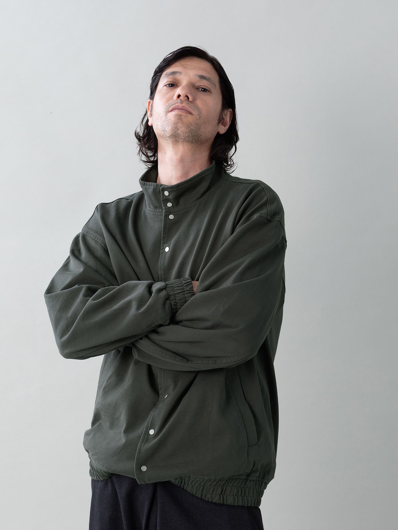 【予約品 5月6日(水) 締切】MOLD-SWEATJACKET / スタンドブルゾン / チャコール