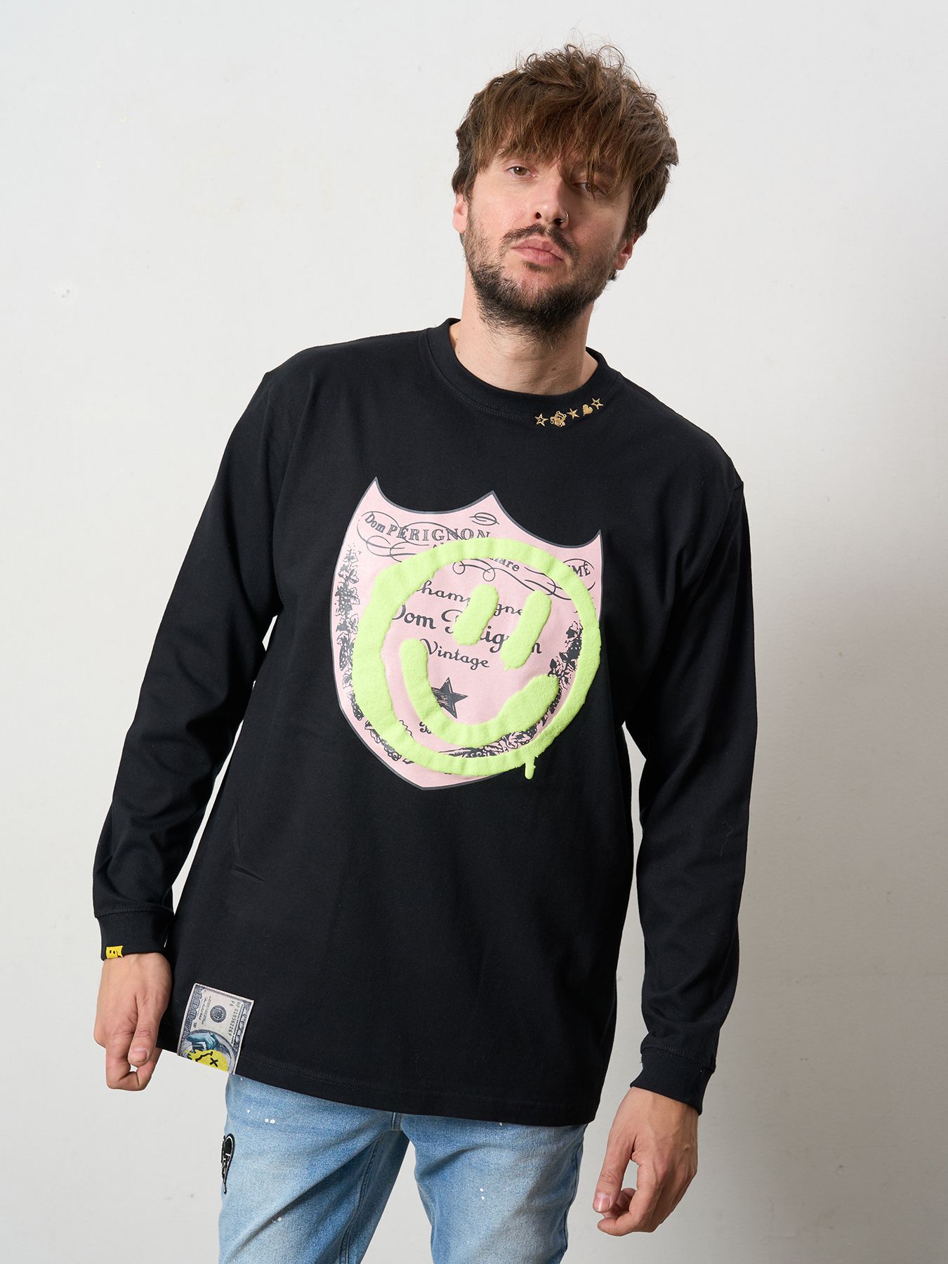 【予約品 5月8日(木) AM10時 締切】 5.6ozコットン天竺 ラベルスマイル発泡プリントLS Tシャツ / ブラック