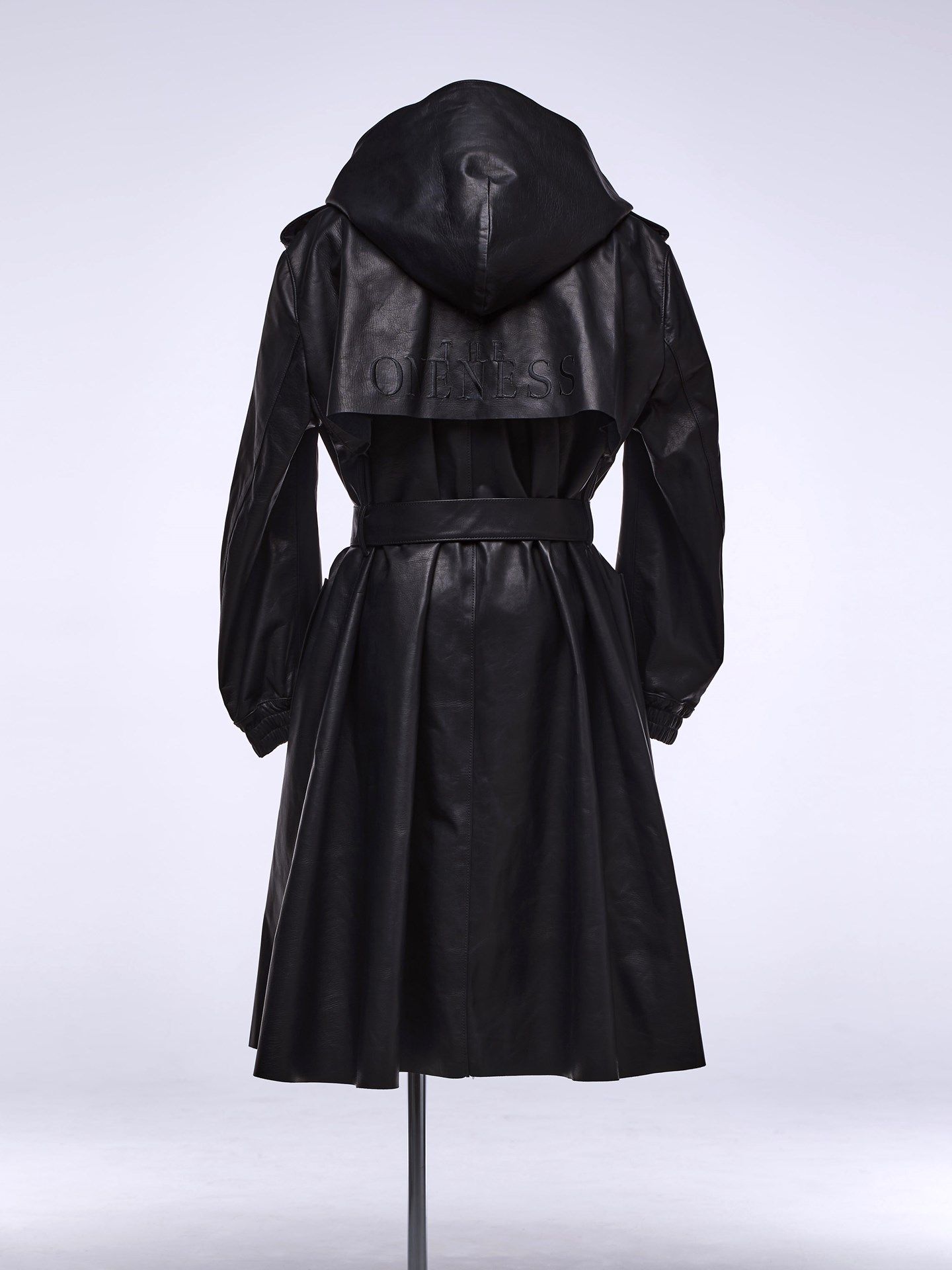 《予約品》 LeatherDrapeHoodie / レザーフードジャケット / ブラック 【THE ONENESS】