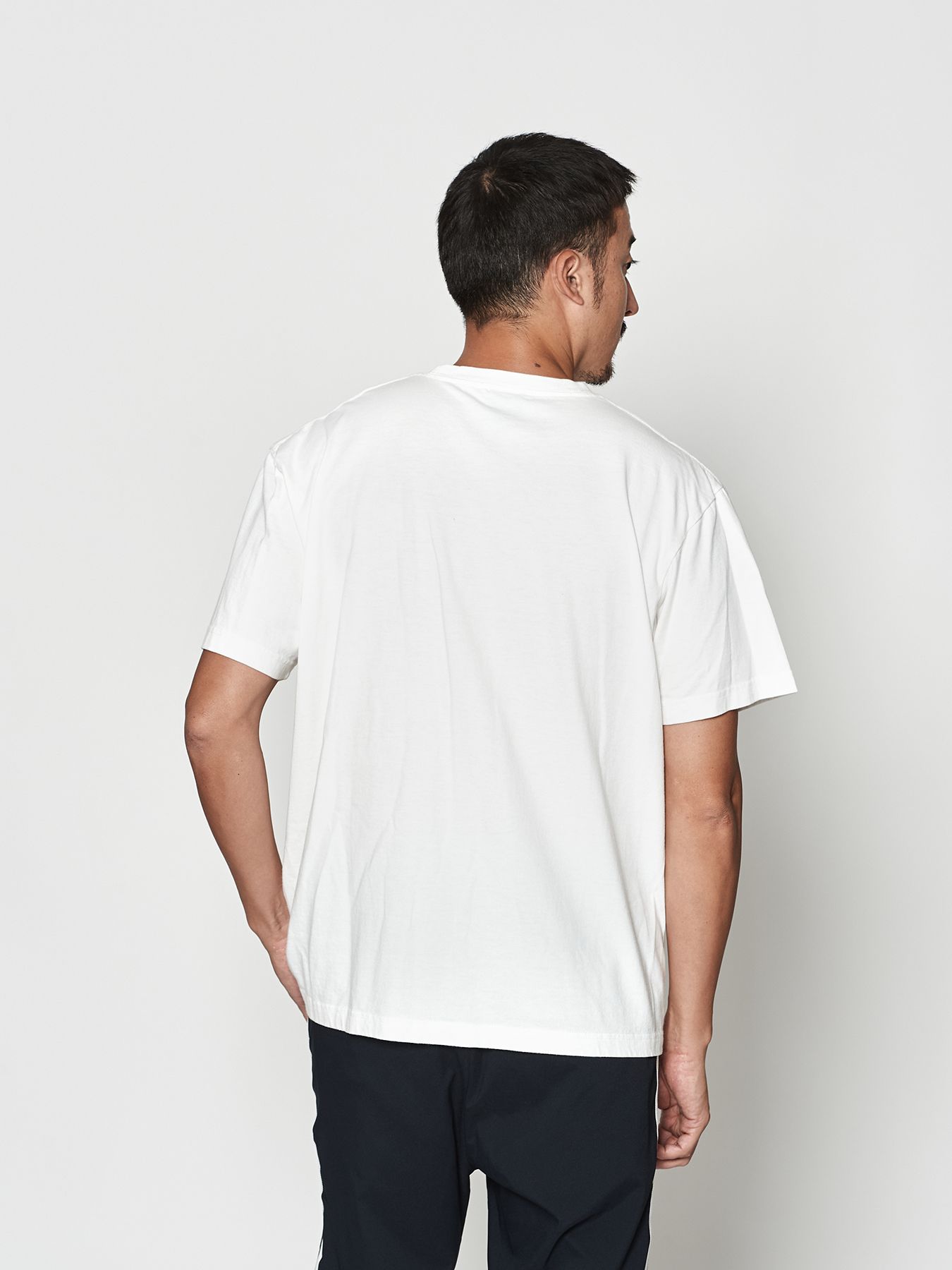 【予約品 10月9日(木) 締切】muta Aging Circle Logo Tee / Tシャツ / ホワイト【Acanthus × muta MARINE】