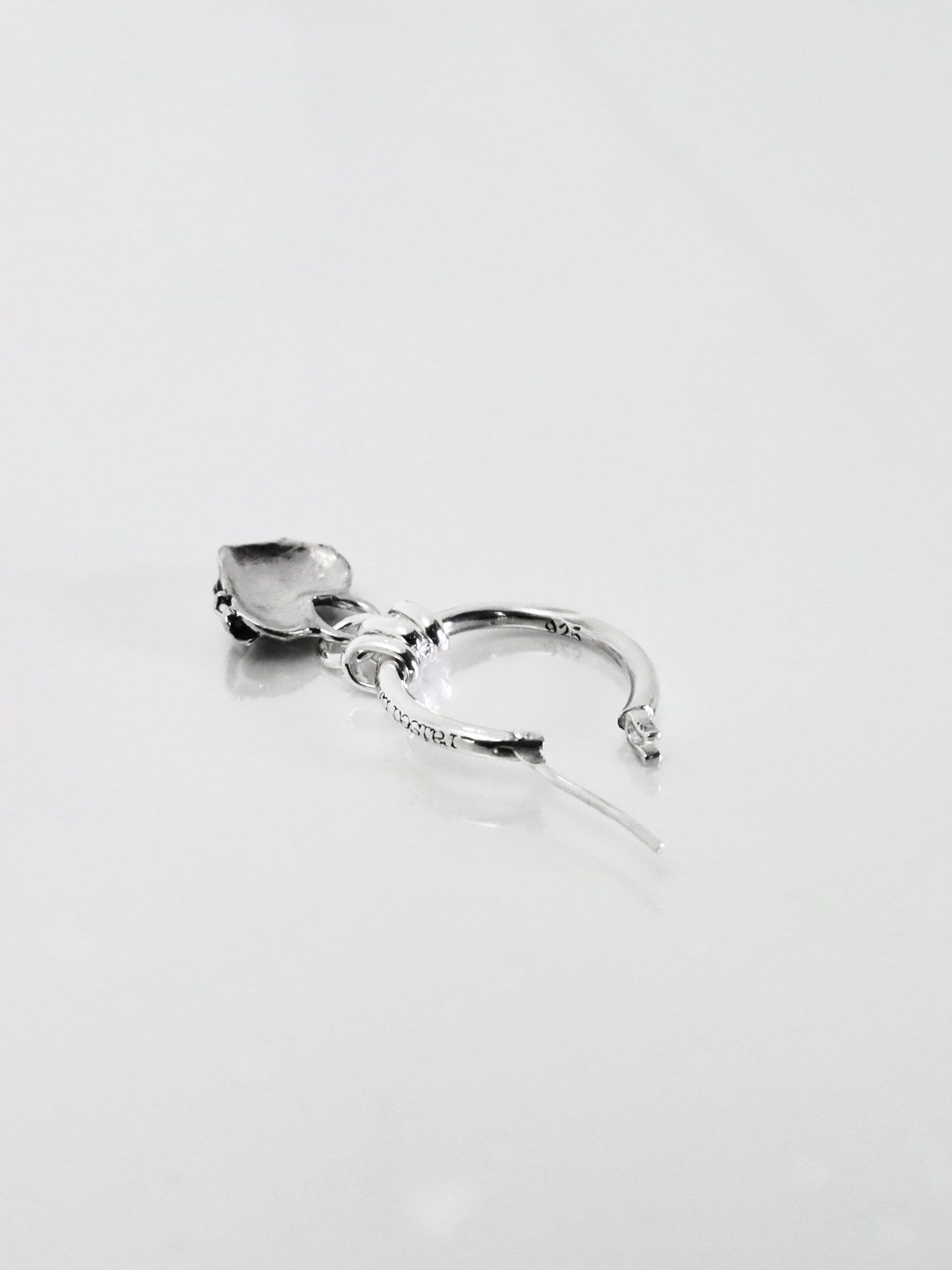 《受注生産》 THIN HOOP -raised by wolves- [LARGE] with OVAL and HEART / レイズド・バイ・ウルヴス シンフープ L ウィズ オーバル&ハート 【注文から2～3週間後入荷予定】