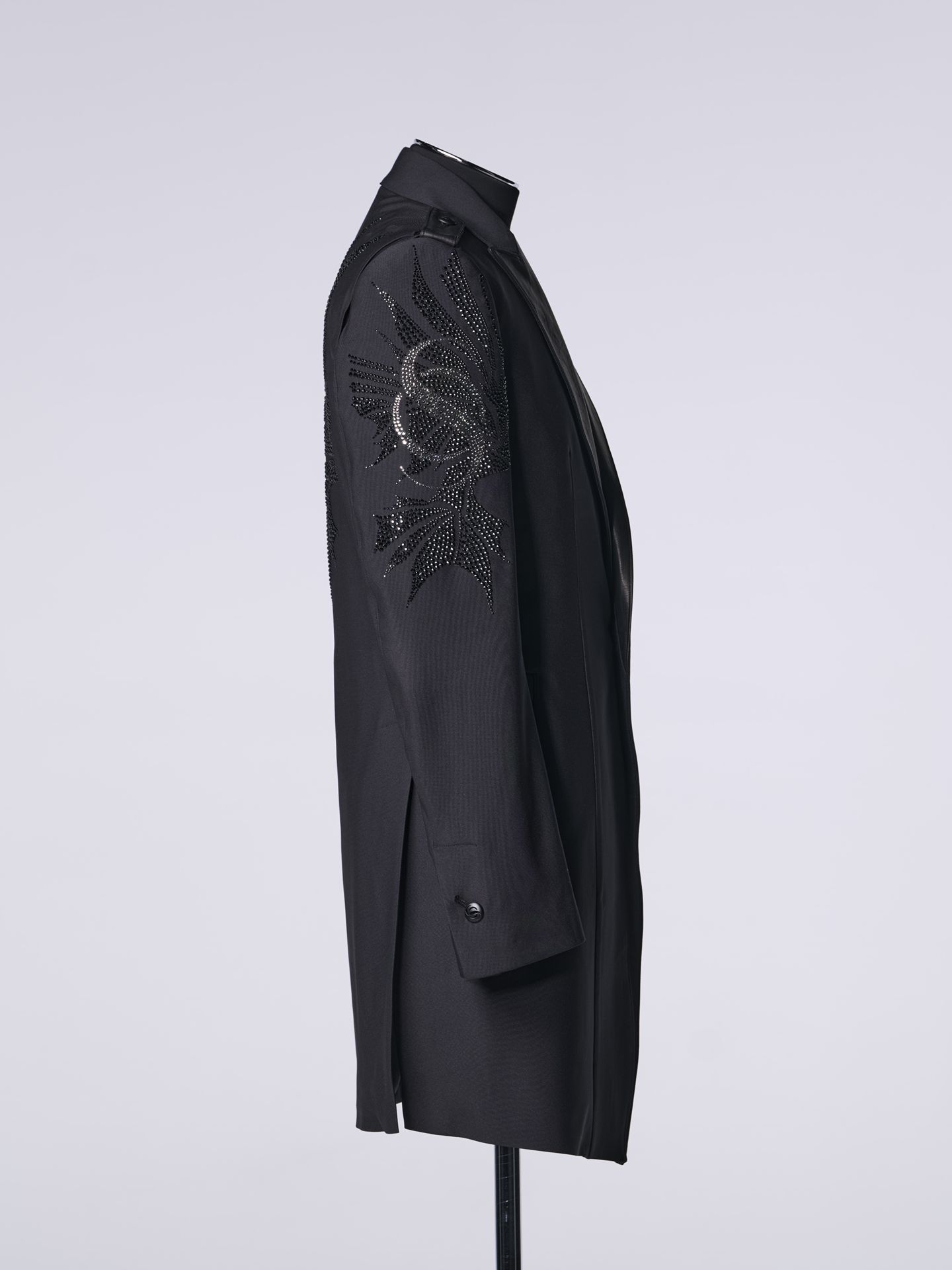 《予約品5月20日締》 PeackedLongJacket / スワロ付きピークドラペルジャケット / ブラック