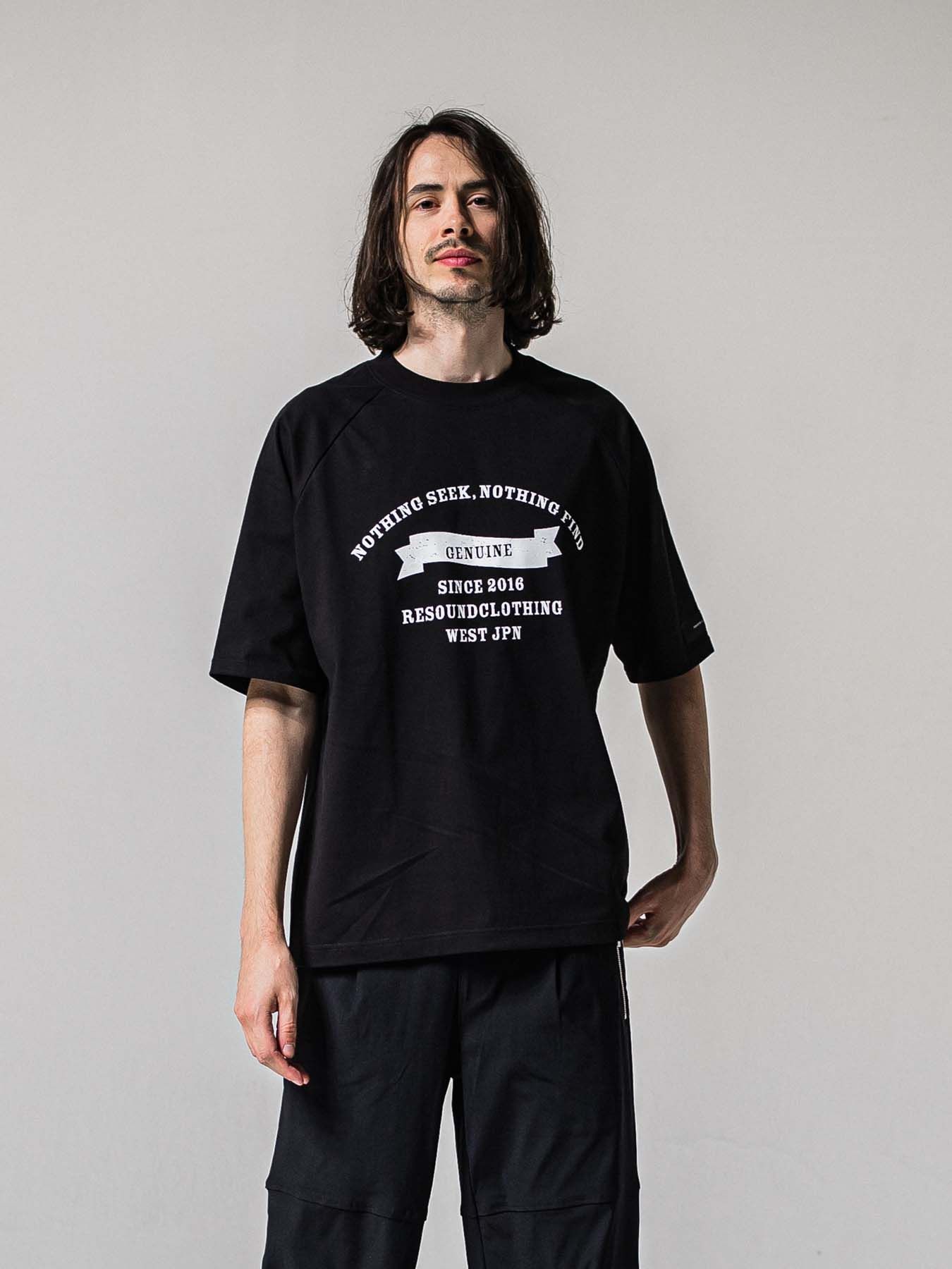 【予約品 11月16日(日) 締切】COLLEGE RAGLAN OVER TEE / カレッジロゴ ラグランスリーブ オーバーTシャツ / ブラック