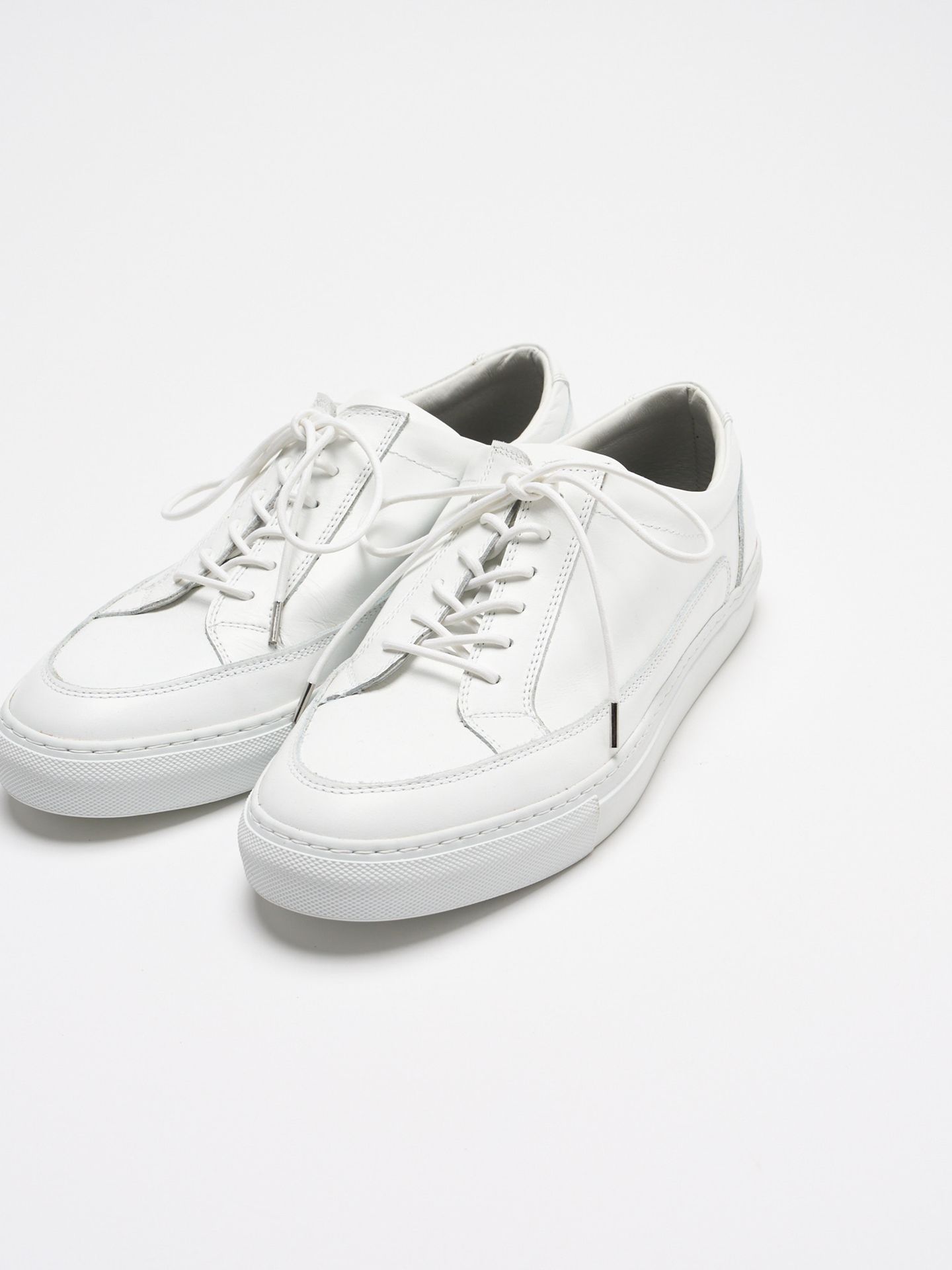 【予約品9月19日 10時締め】 low cut leather sneaker / レザースニーカー / ホワイト
