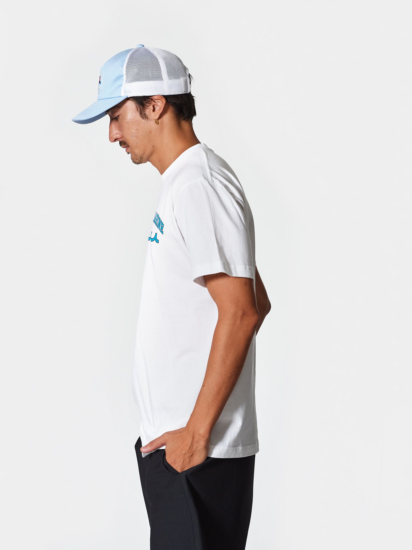 【予約】 muta College Logo Tee / Tシャツ / ホワイト 【Acanthus×muta】