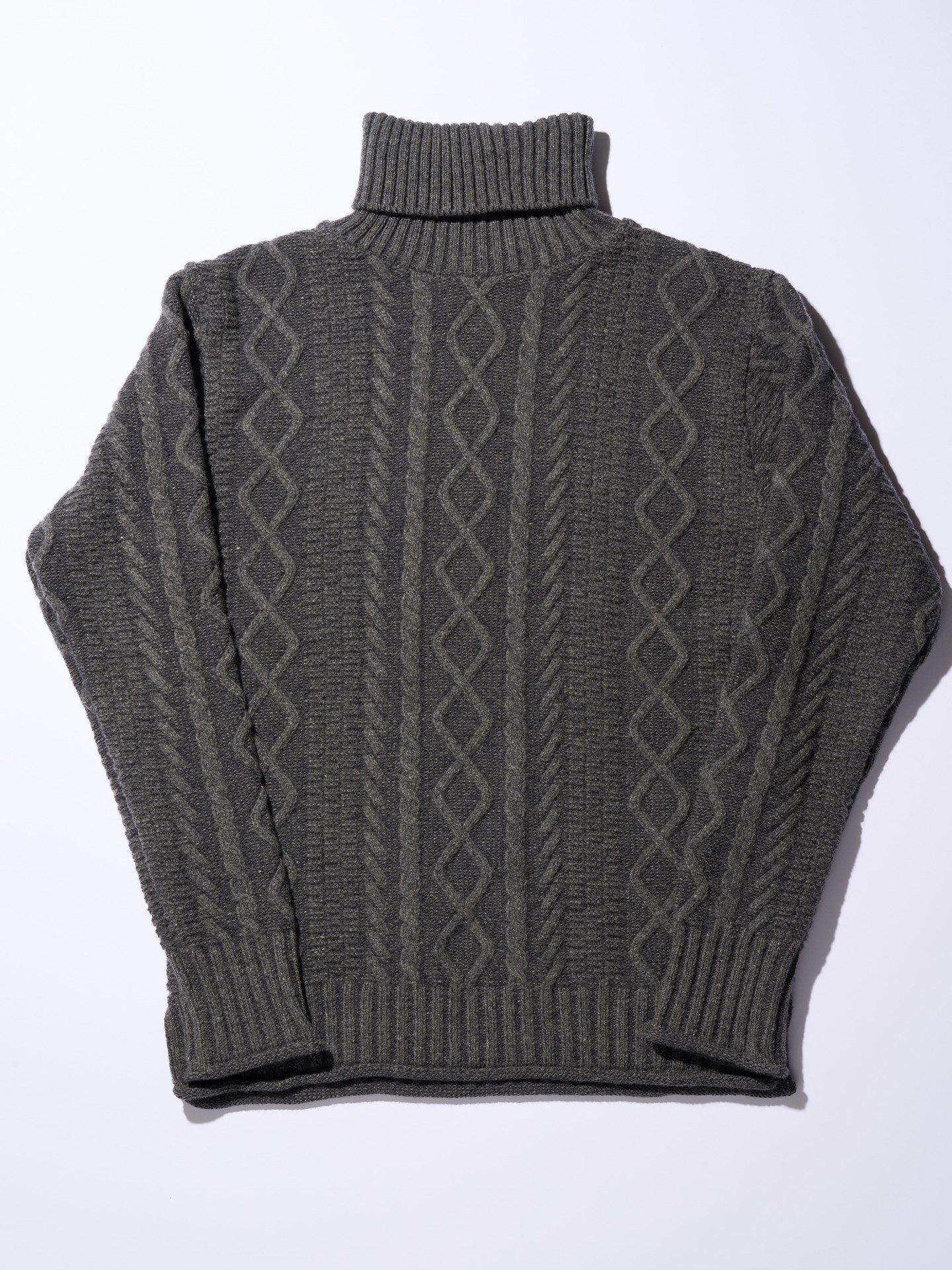 【予約品】 plating cable knit turtle / プルオーバー / グレー