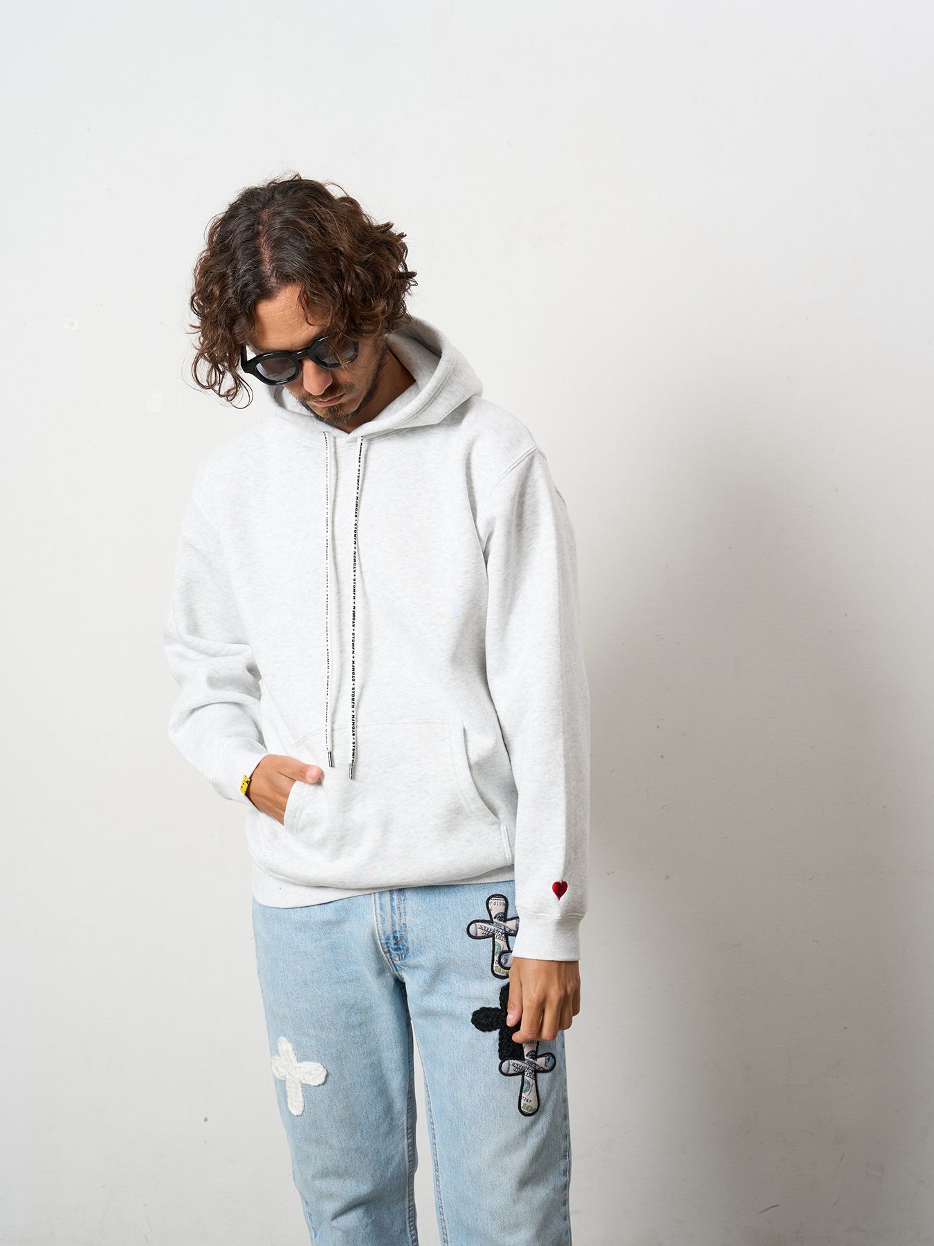 【予約品 5月8日(木) AM10時 締切】 TC裏毛起毛 PEACE AFTER DEATH&マルチパッチワーク プルパーカー / アッシュ
