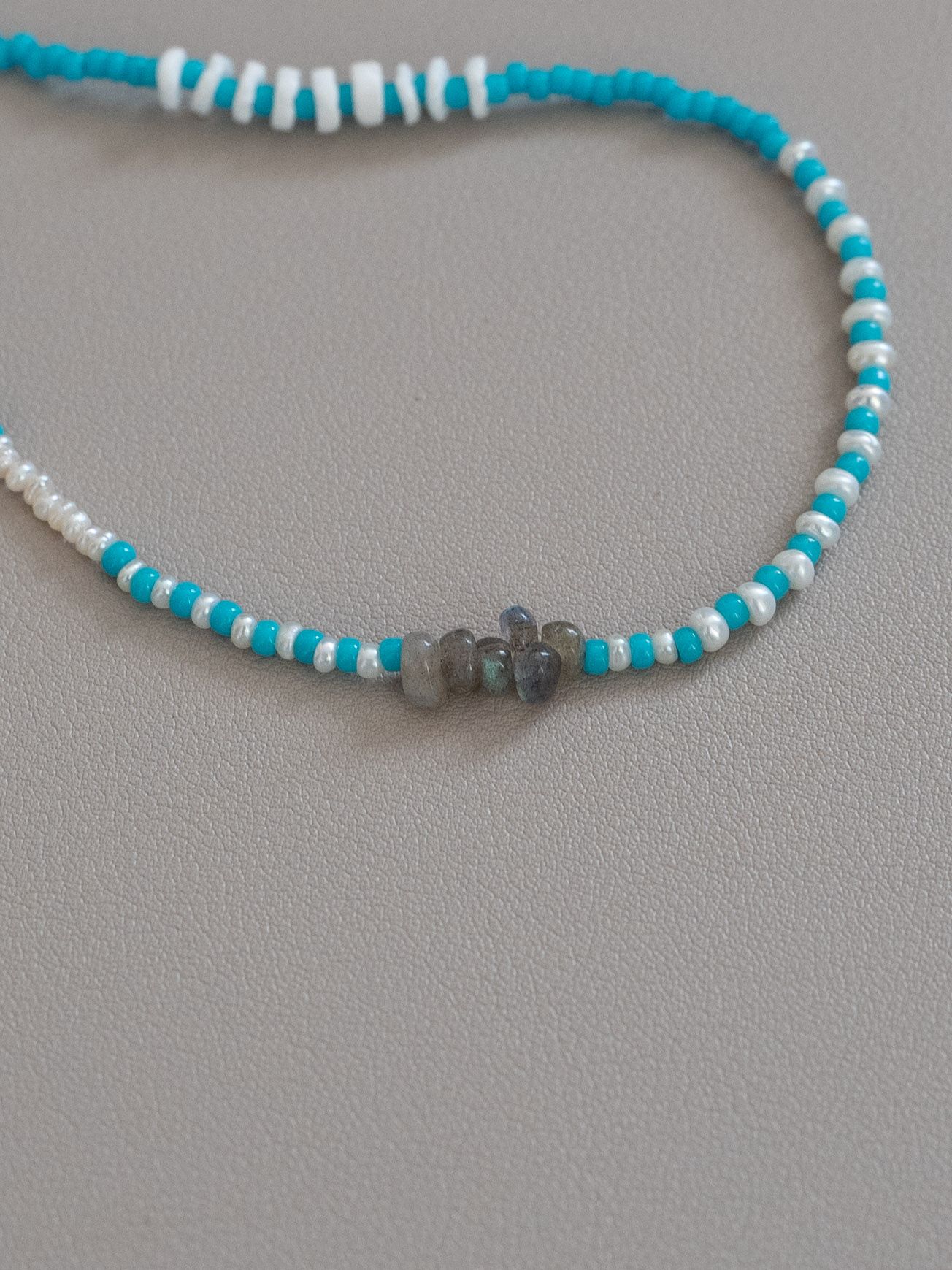 《予約品》 SHELL BEADS MIX NECKLACE / ネックレス / ブルー 【Iroquois.SENTI】