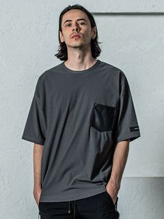 《予約11月17日19時締め》 leather pocket overnylon T / Tシャツ / グレー