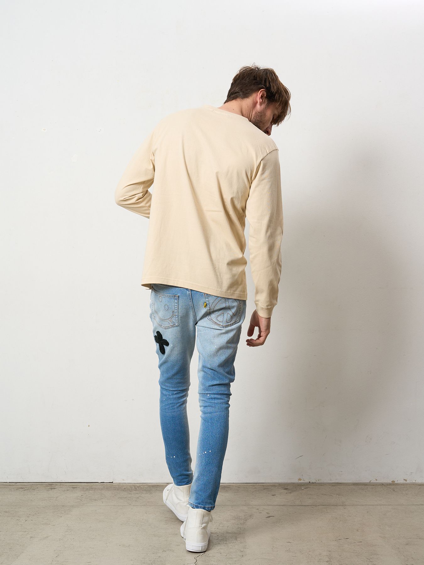 【予約品 5月8日(木) AM10時 締切】 5.6ozコットン天竺 ボックスロゴ発泡プリントLS Tシャツ / ベージュ