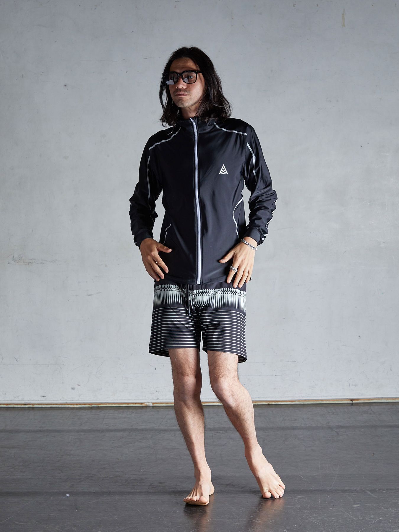 《予約品》 ARROWHEAD RASHGUARD / ラッシュガード / ブラック・ホワイト