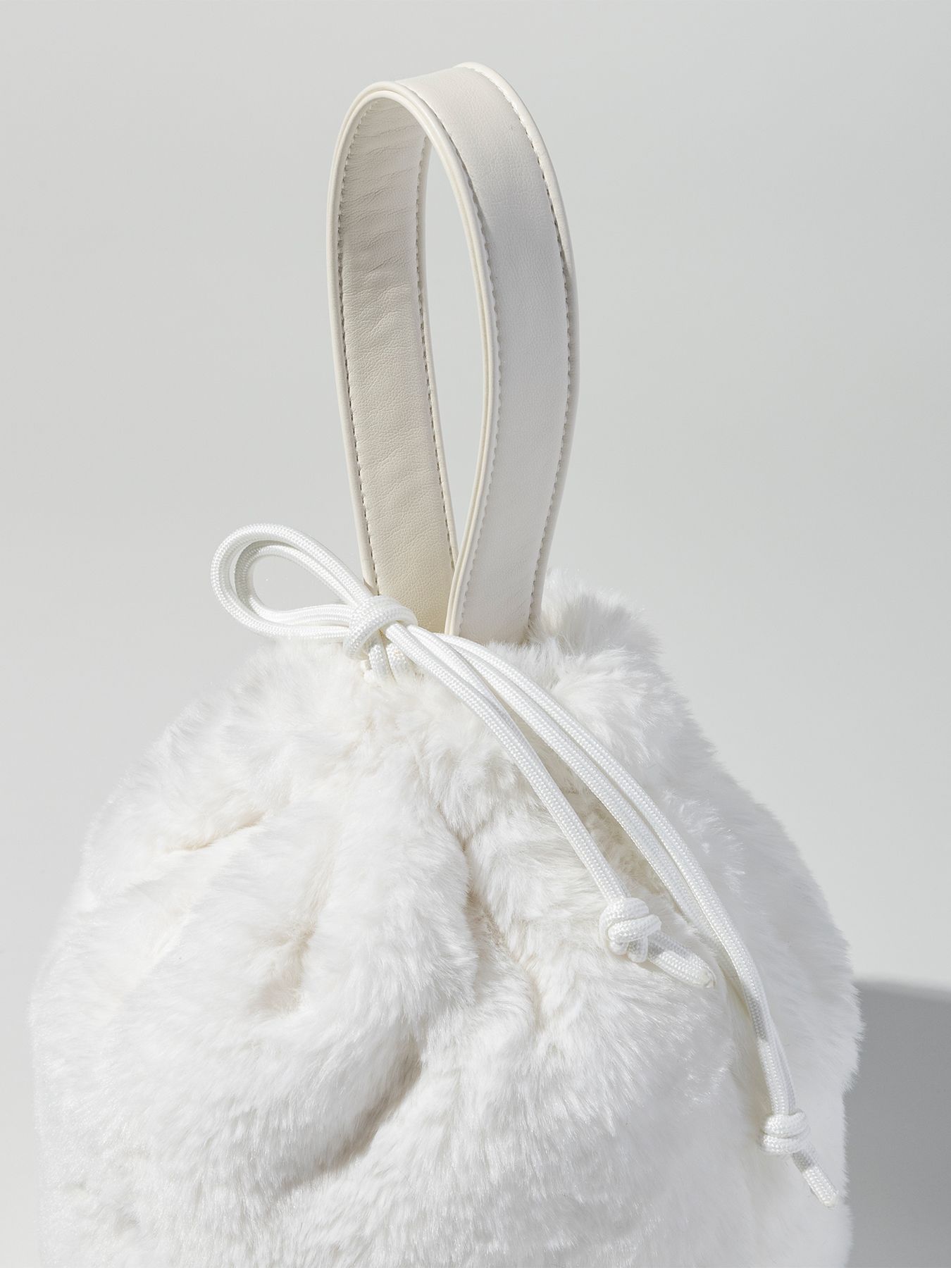 FUR DRAWSTRING BAG / ブラック