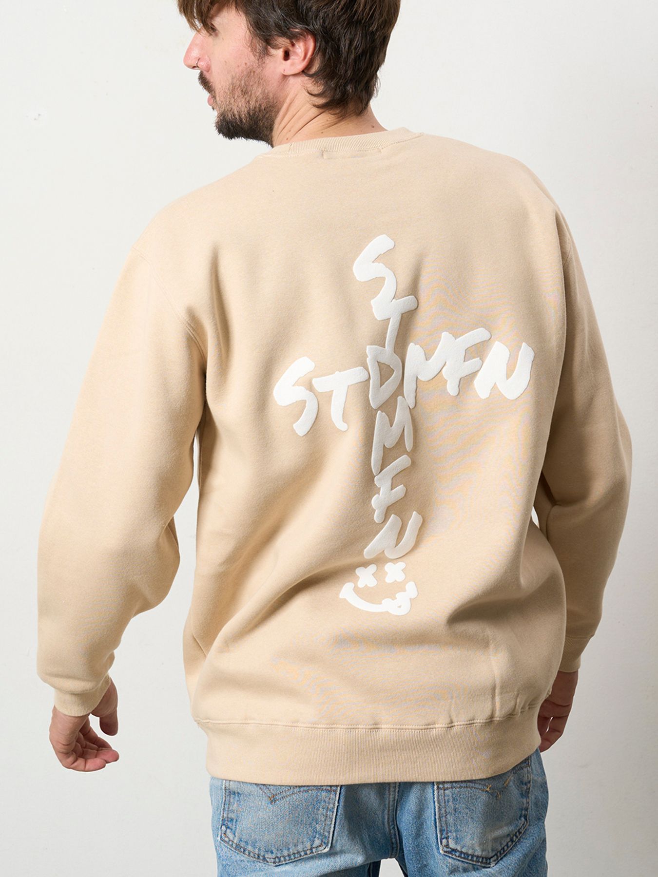 【予約品 5月8日(木) AM10時 締切】 TC裏毛起毛 ロゴクロス発泡プリント&クロスパッチワーク スウェットシャツ / ベージュ