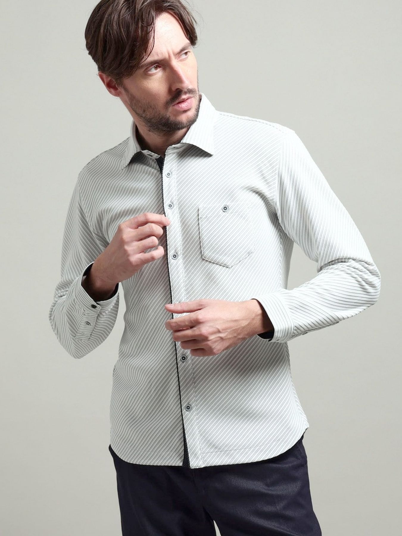 ブライトタックバイヤスレギュラーカラーシャツ / ホワイト 【HIDEAWAYS BLACK】