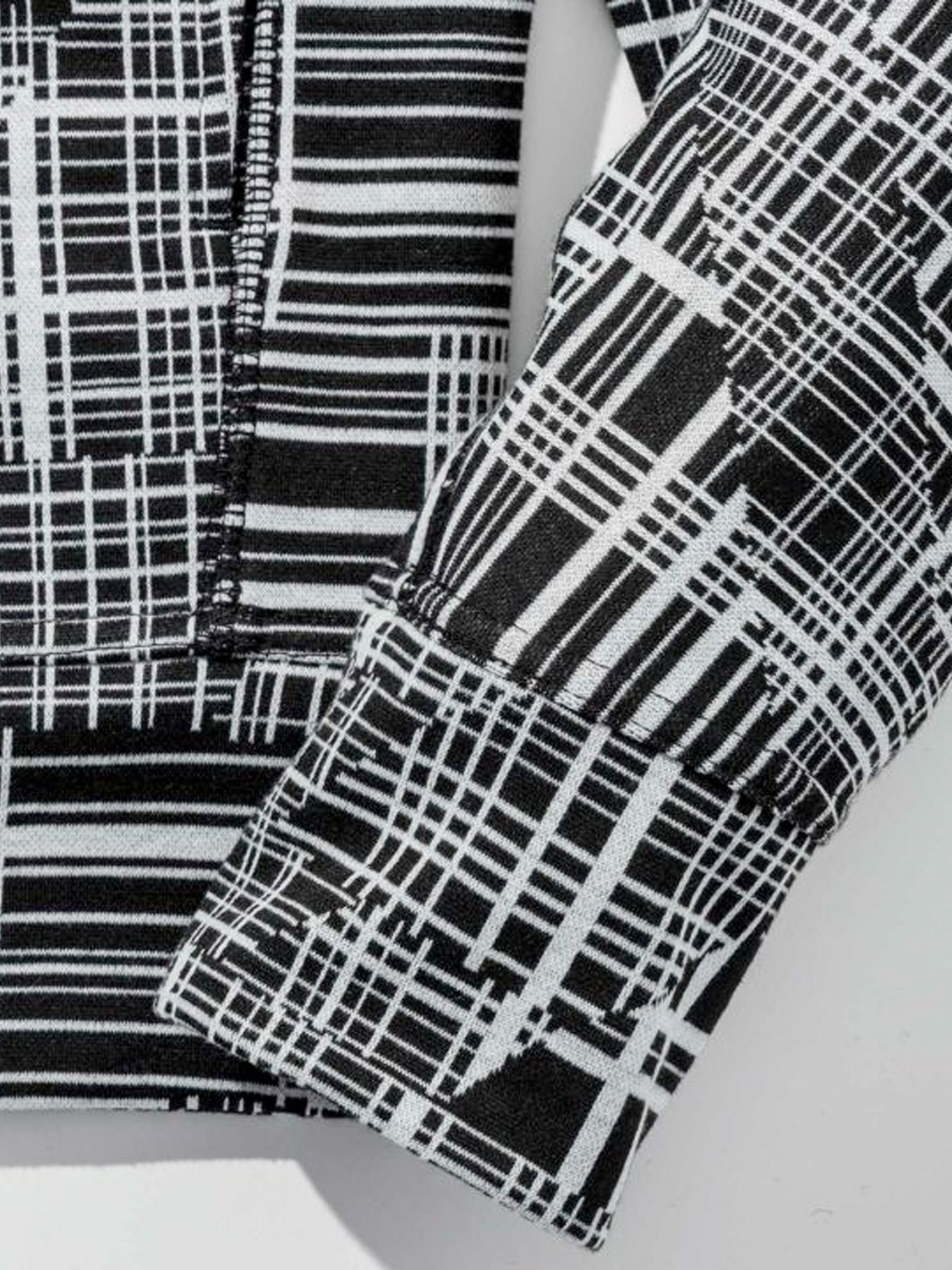 ジオメトリックジップアップパーカー / ブラック