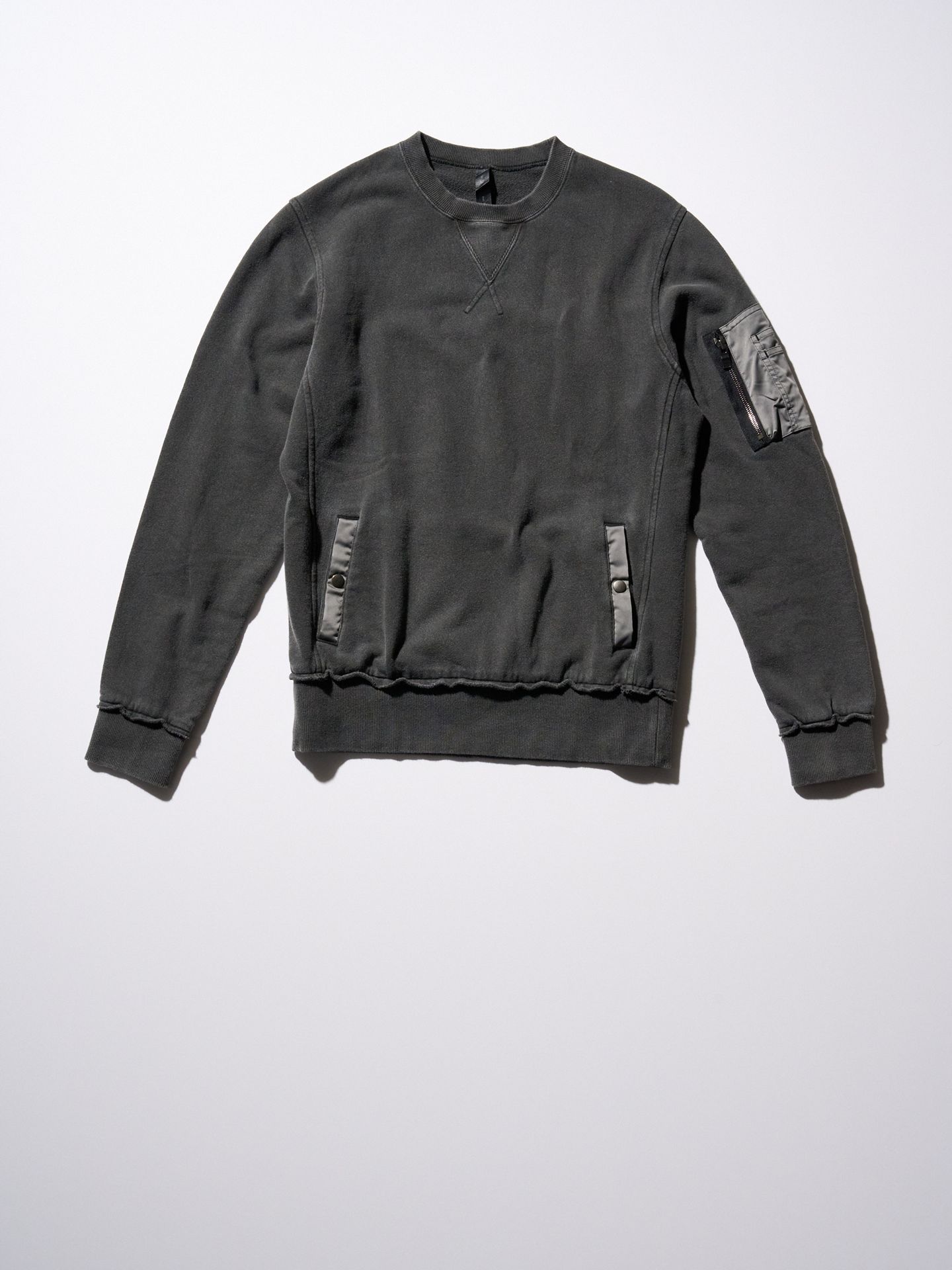 【予約品9月19日 10時締め】 MA-1 sweatshirt / プルオーバースウェット / ブラック