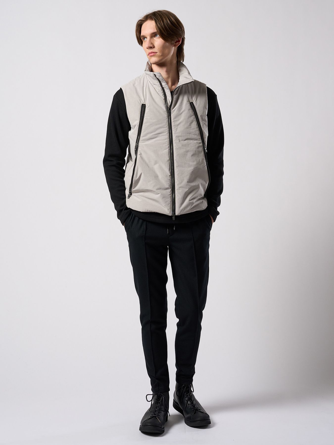 【予約品 4月19日(日) 18時締切】comfort pin-tuck slim slacks / コンフォート ピンタック スリムスラックス / ブラック