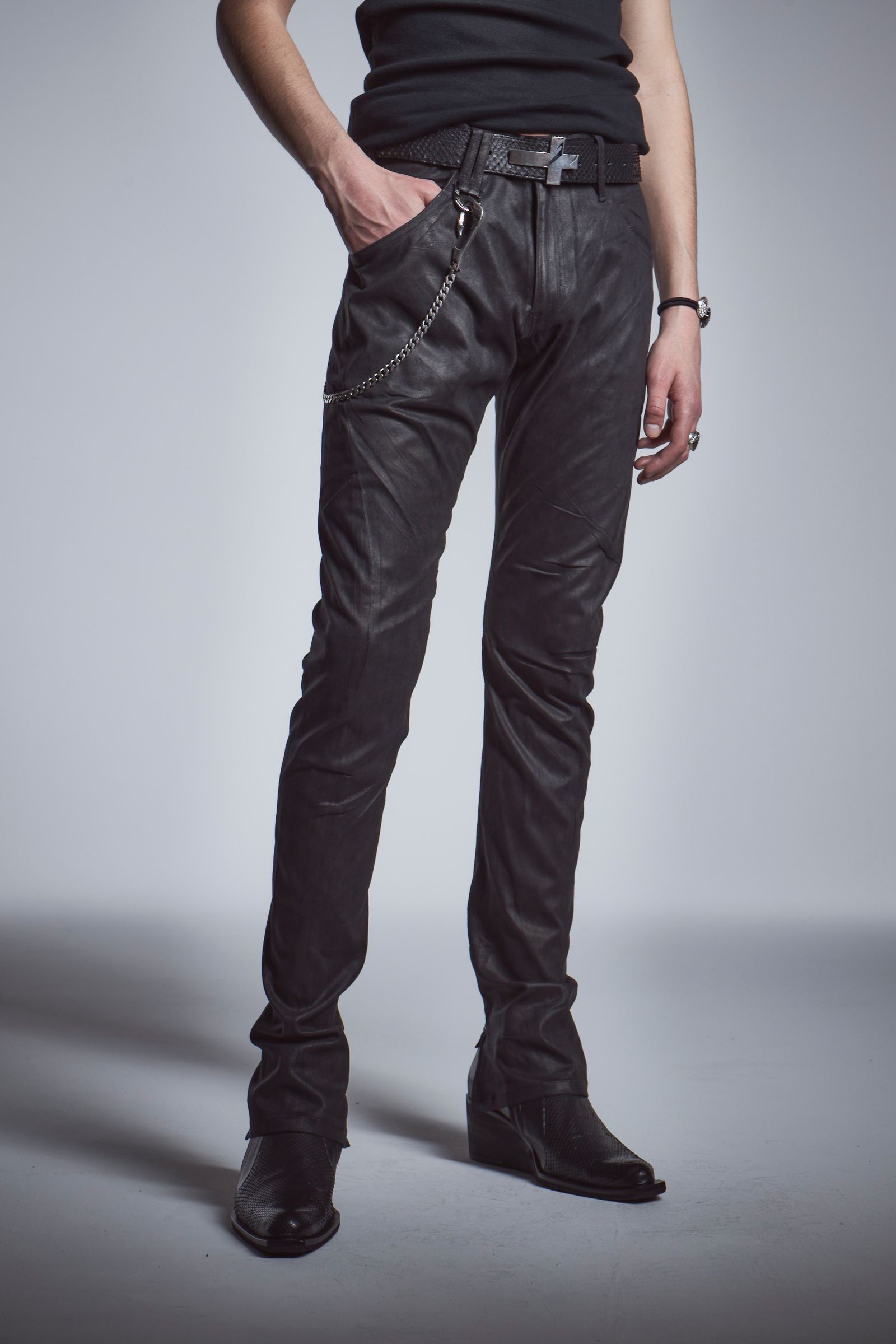 ZIP CURVE PANTS コーティングスエード