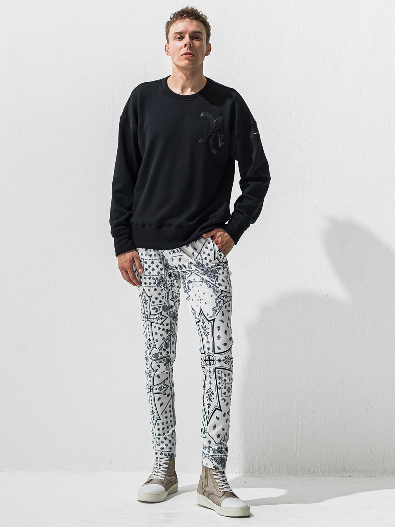 【予約品 9月6日(日) 締切】RC VELOURS FLEECE DROP TRAINER / RCレザーワッペン 裏起毛 ルーズトレーナー / ブラック
